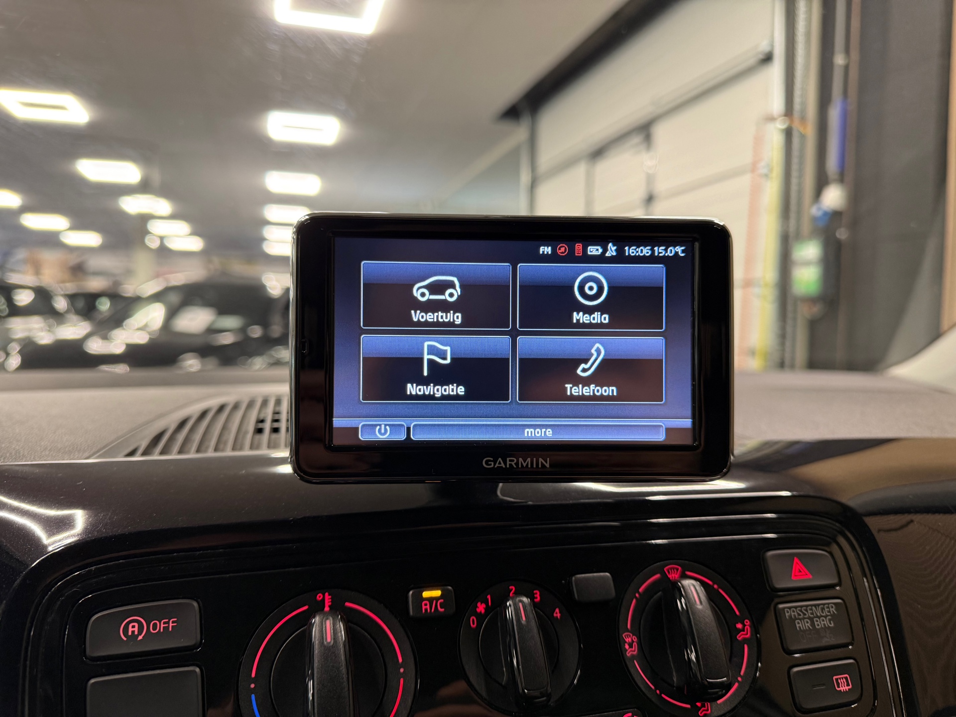 https://www.autokooy.nl//xml/images/53263004-15.JPG