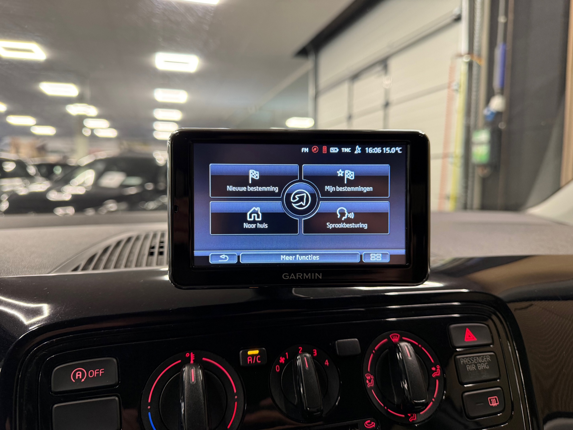 https://www.autokooy.nl//xml/images/53263004-16.JPG