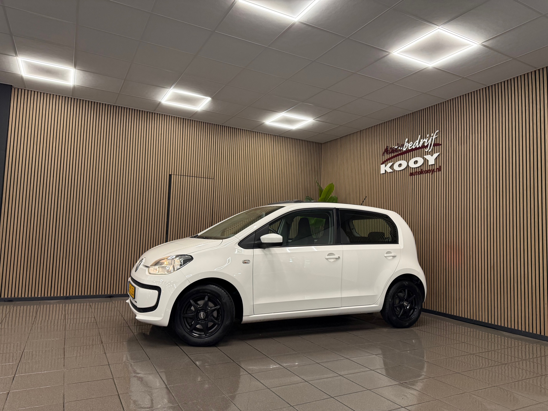 https://www.autokooy.nl//xml/images/53263004-9.JPG