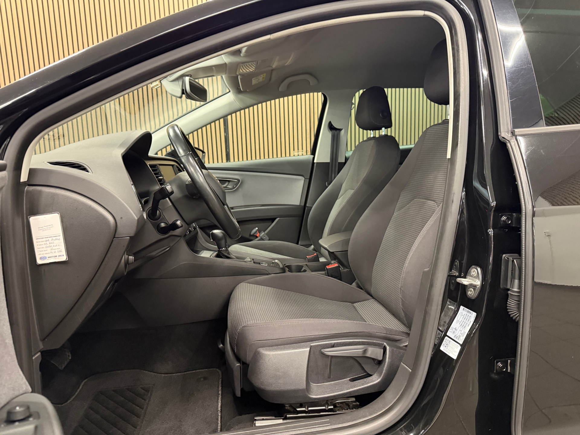 https://www.autokooy.nl//xml/images/53293343-11.JPG