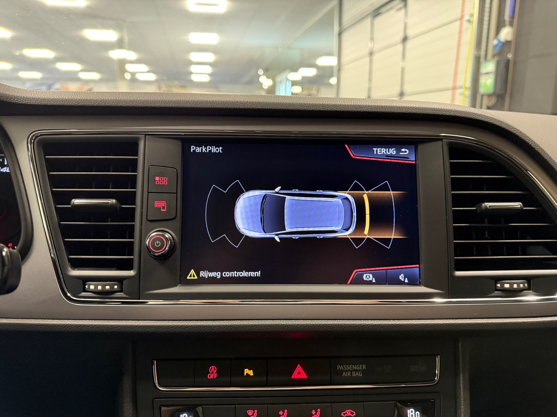 https://www.autokooy.nl//xml/images/53293343-18.JPG