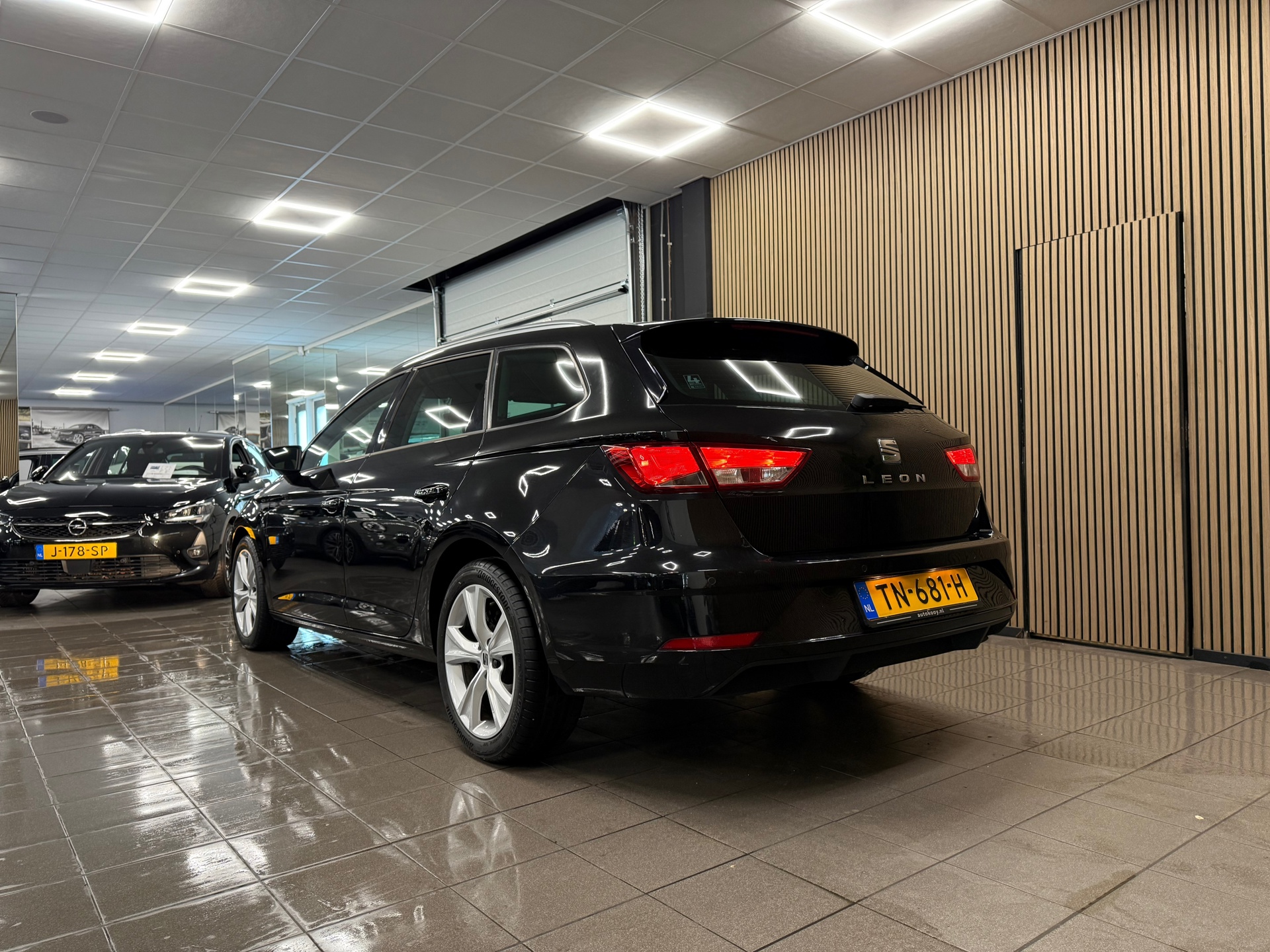 https://www.autokooy.nl//xml/images/53293343-3.JPG