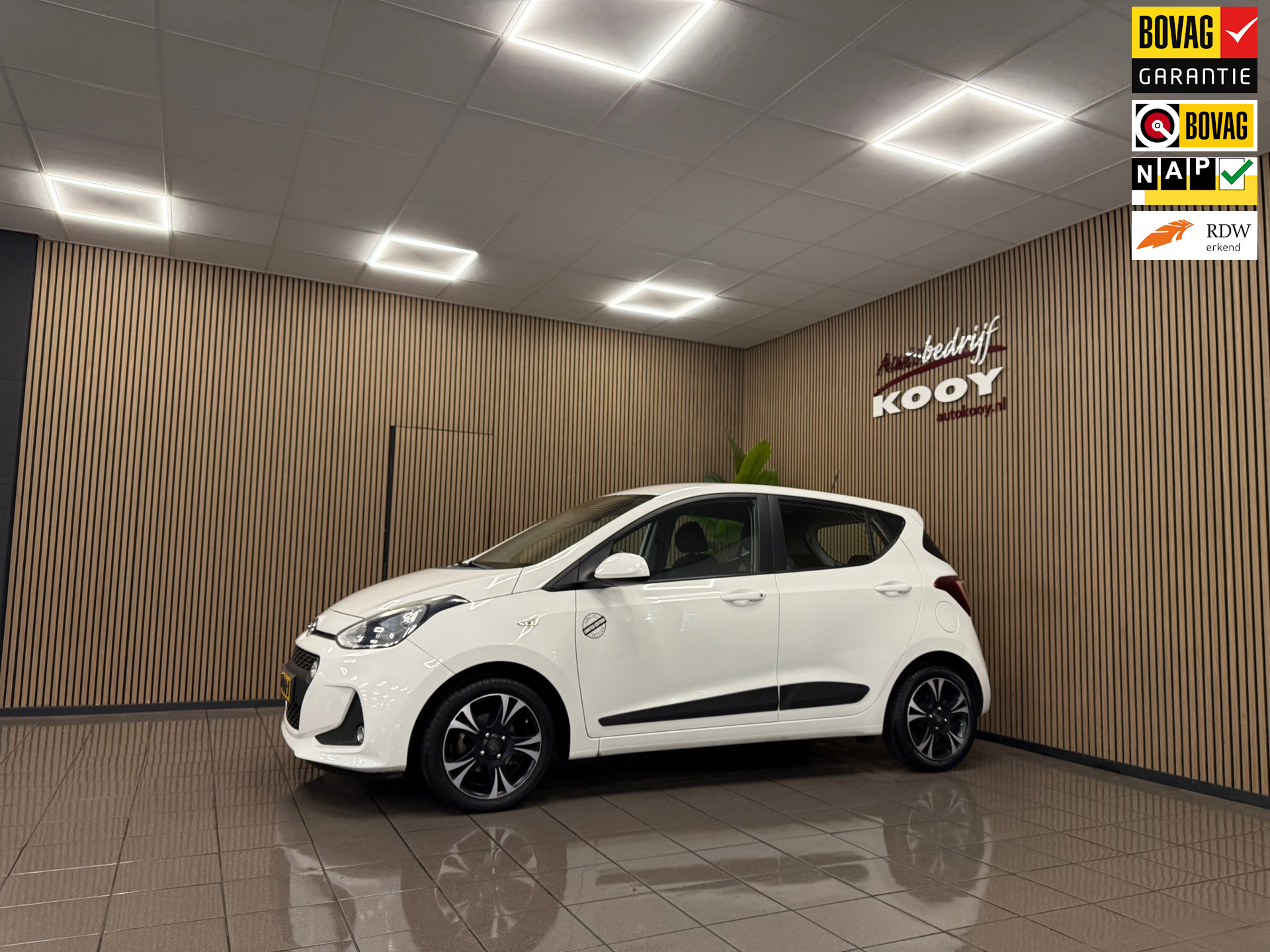 Hyundai I10 1.0i Go! 2017 * Navigatie / Cruise control / LM Velgen / NL Auto *