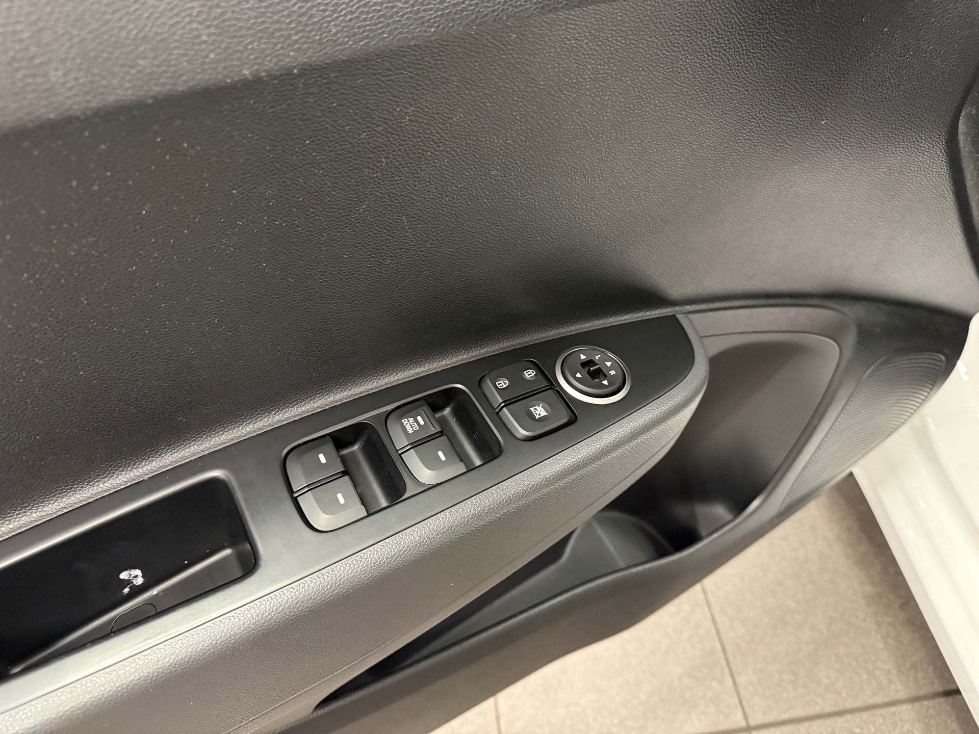 https://www.autokooy.nl//xml/images/53327599-10.JPG