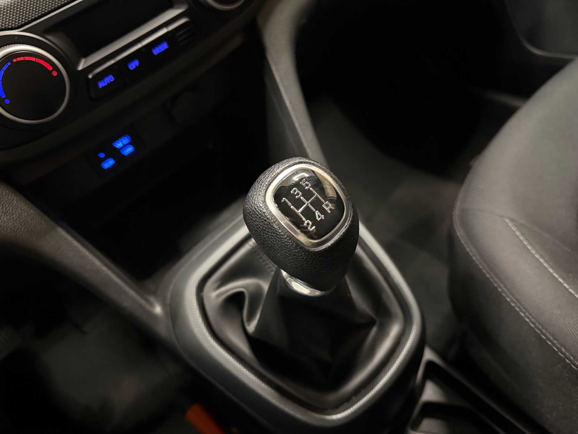 https://www.autokooy.nl//xml/images/53327599-21.JPG