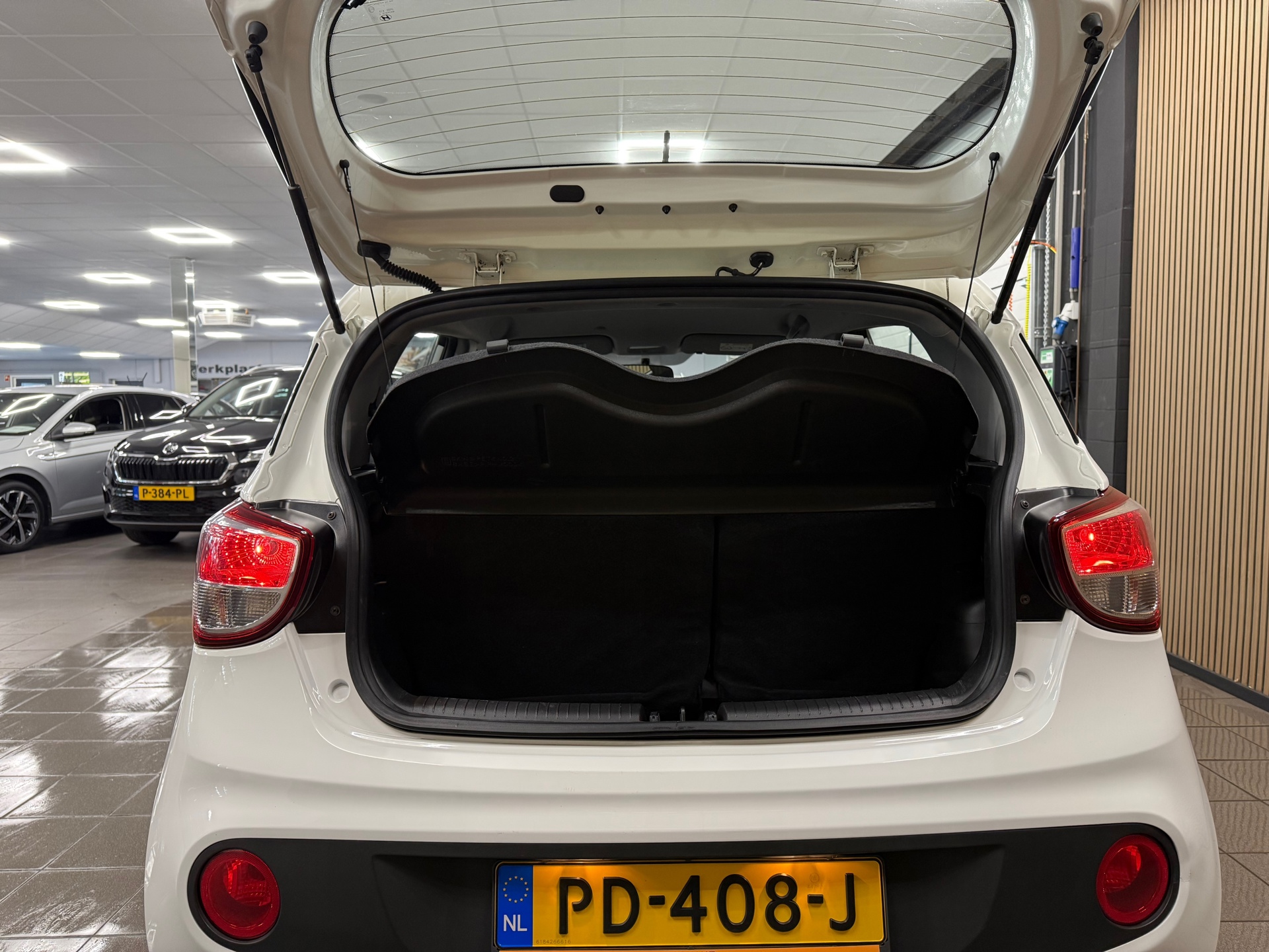 https://www.autokooy.nl//xml/images/53327599-5.JPG