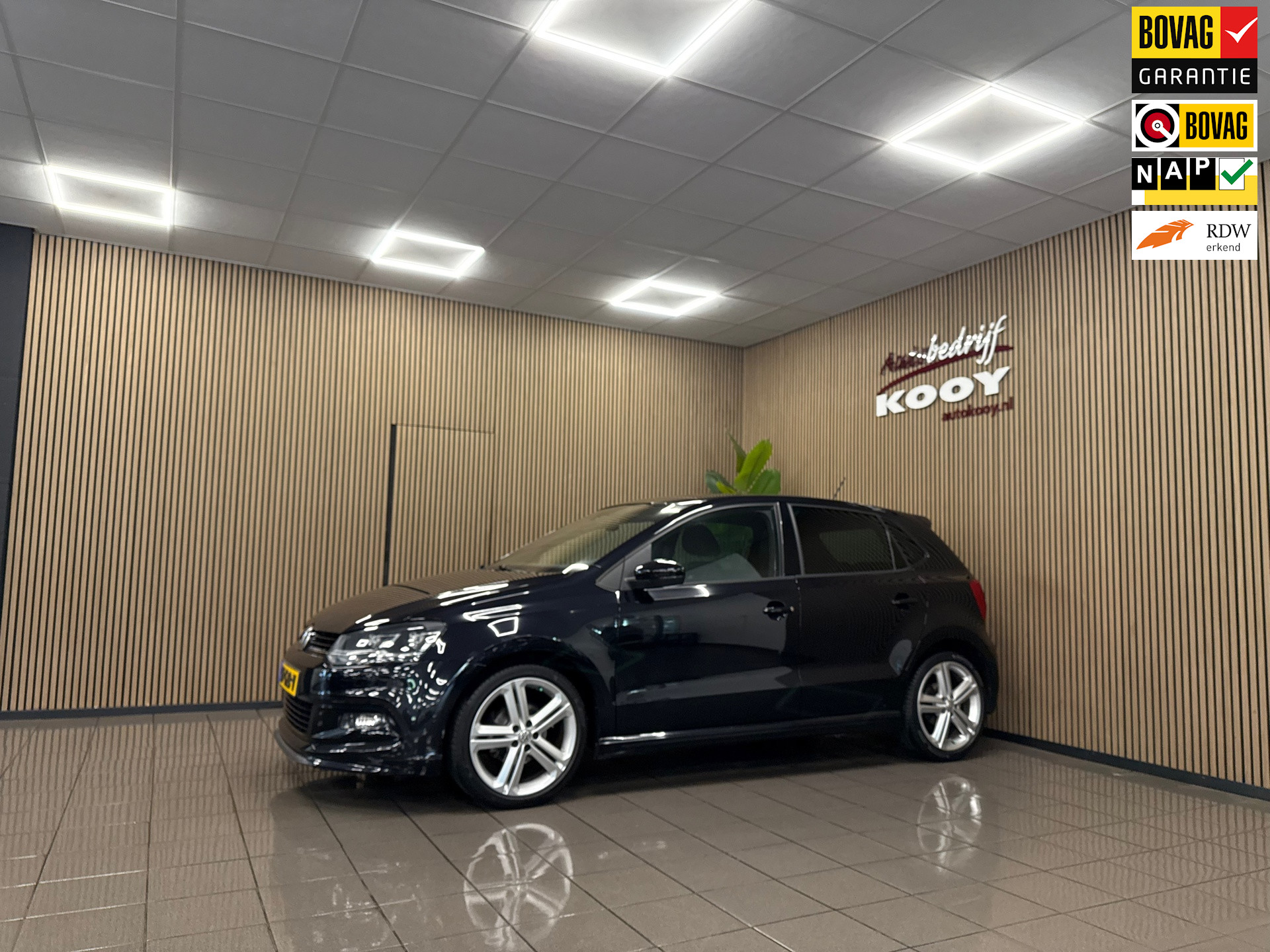 Volkswagen Polo 1.2 TSI R-Line * 1e Eig / Panoramadak / Navigatie / Xenon / 57.445 km + NAP *
