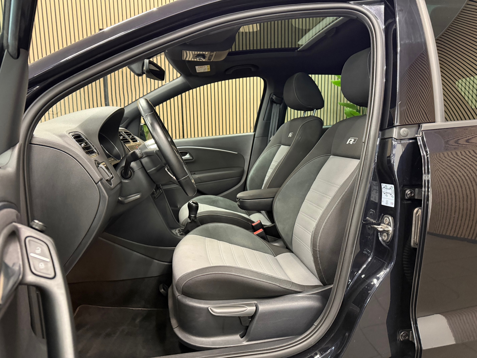 https://www.autokooy.nl//xml/images/53329622-11.JPG