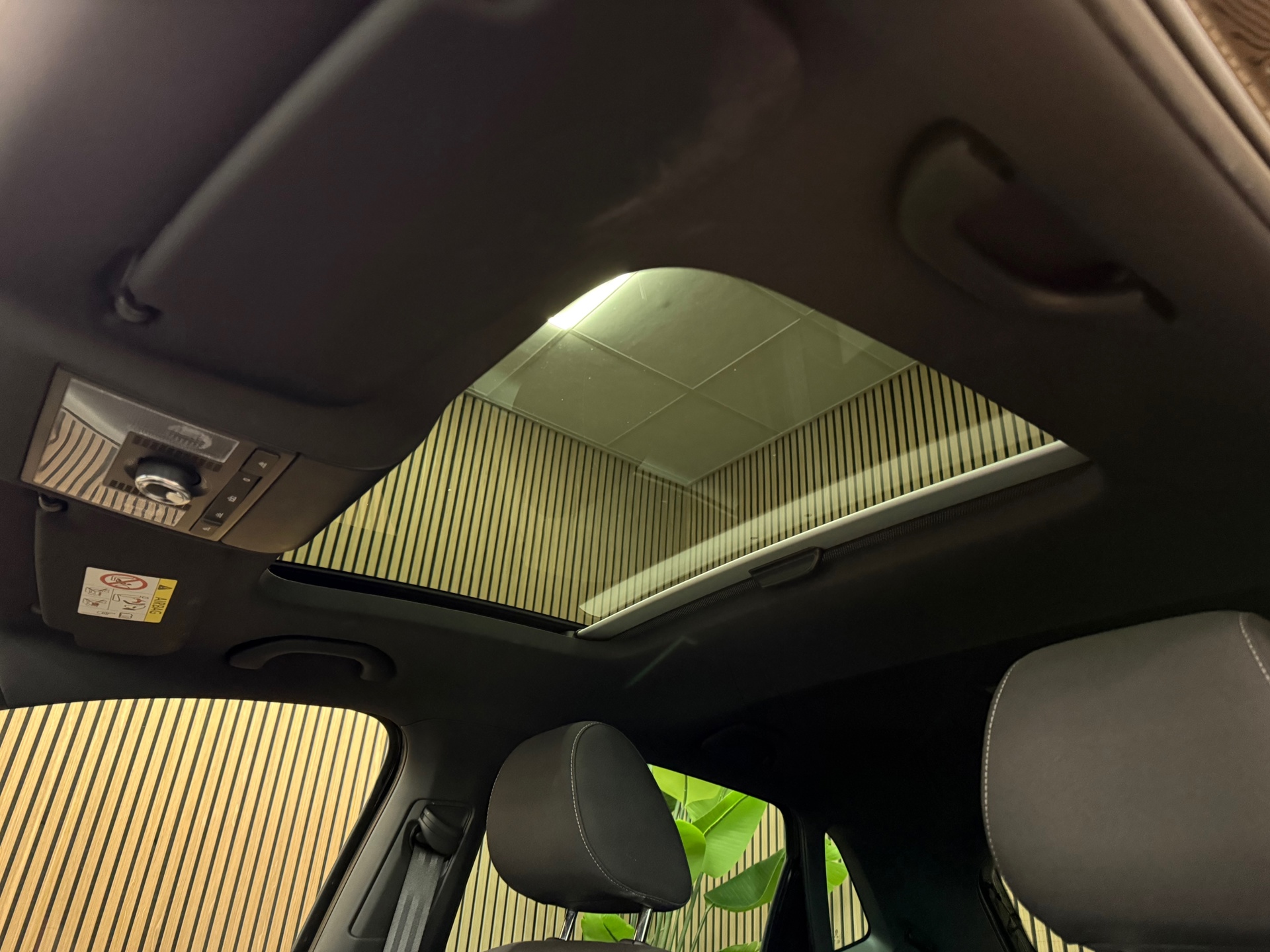https://www.autokooy.nl//xml/images/53329622-22.JPG