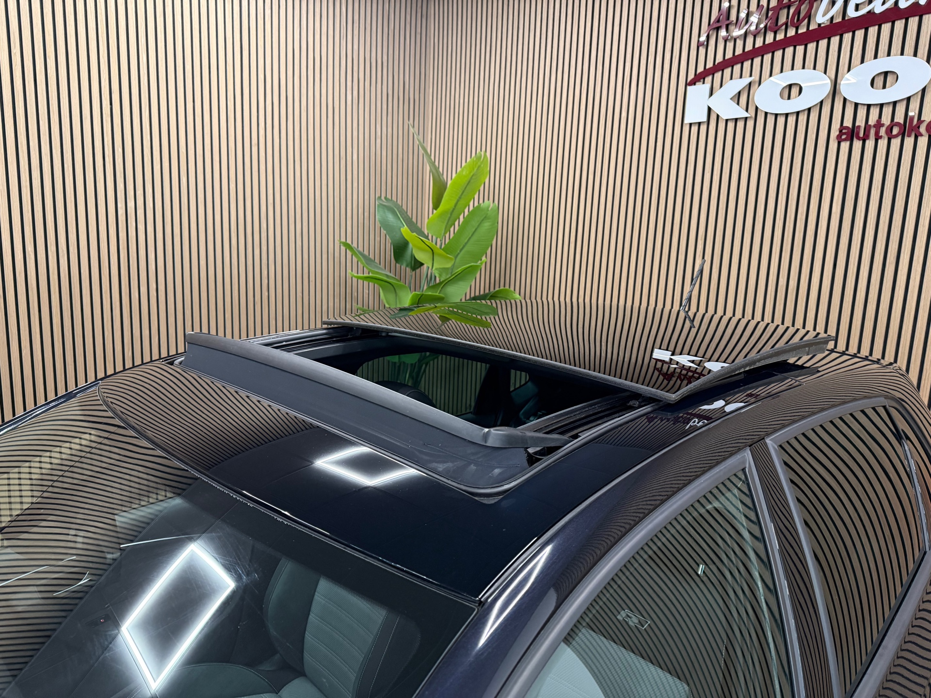 https://www.autokooy.nl//xml/images/53329622-23.JPG