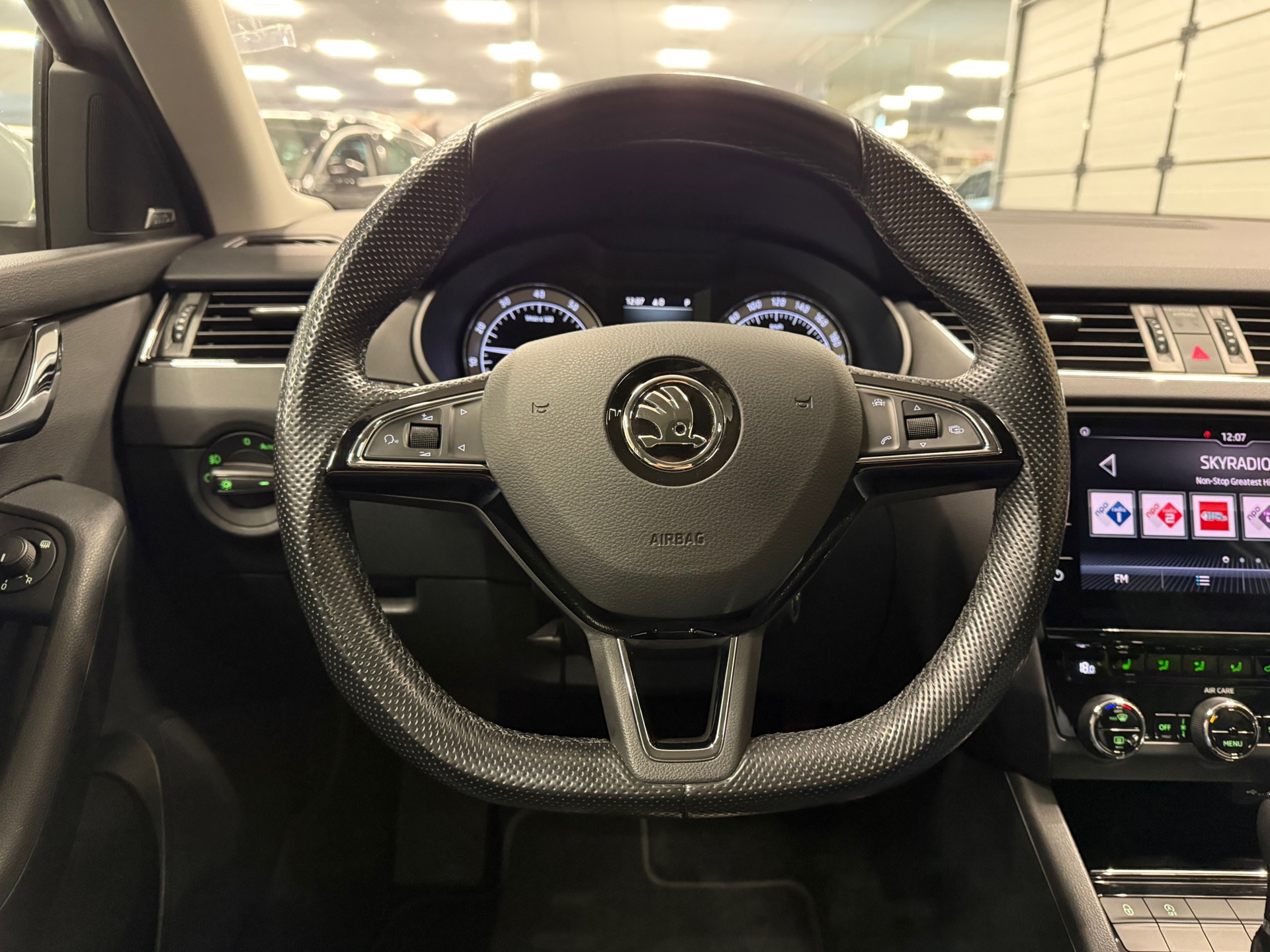 https://www.autokooy.nl//xml/images/53377603-12.JPG
