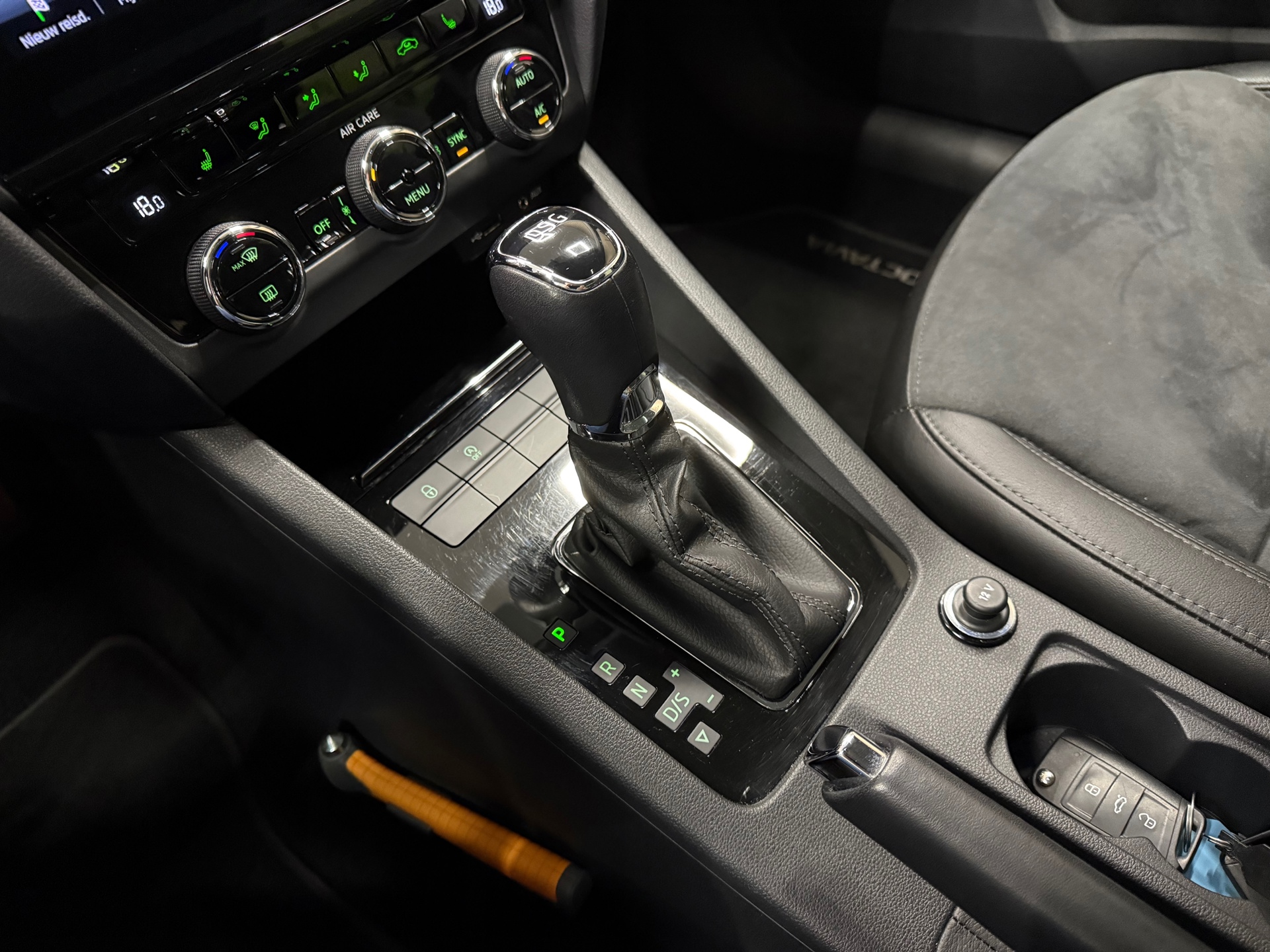 https://www.autokooy.nl//xml/images/53377603-19.JPG
