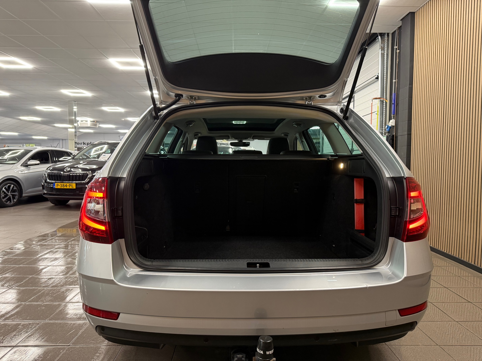 https://www.autokooy.nl//xml/images/53377603-5.JPG