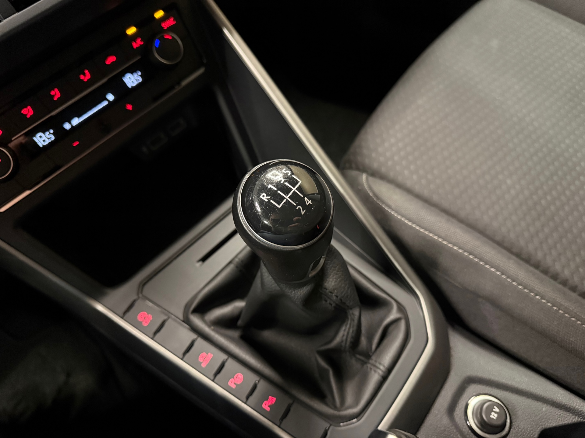 https://www.autokooy.nl//xml/images/53377756-20.JPG