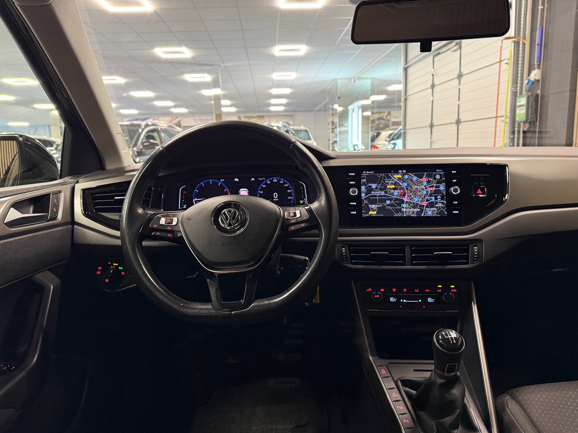 https://www.autokooy.nl//xml/images/53377756-22.JPG