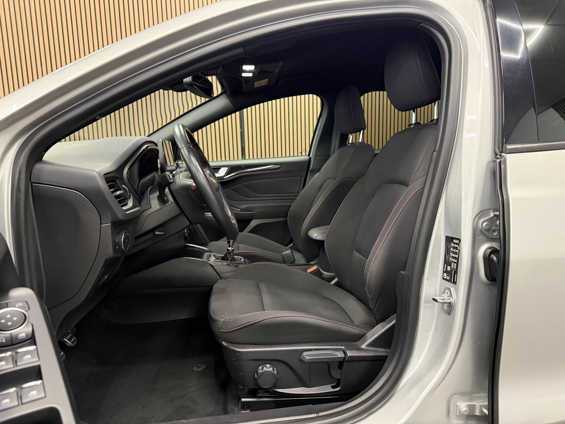 https://www.autokooy.nl//xml/images/53404331-12.JPG
