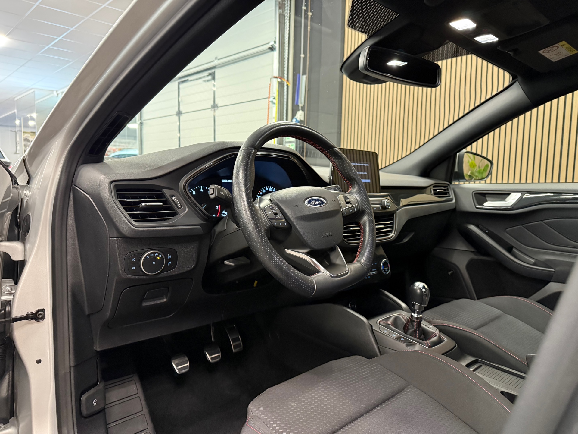 https://www.autokooy.nl//xml/images/53404331-13.JPG