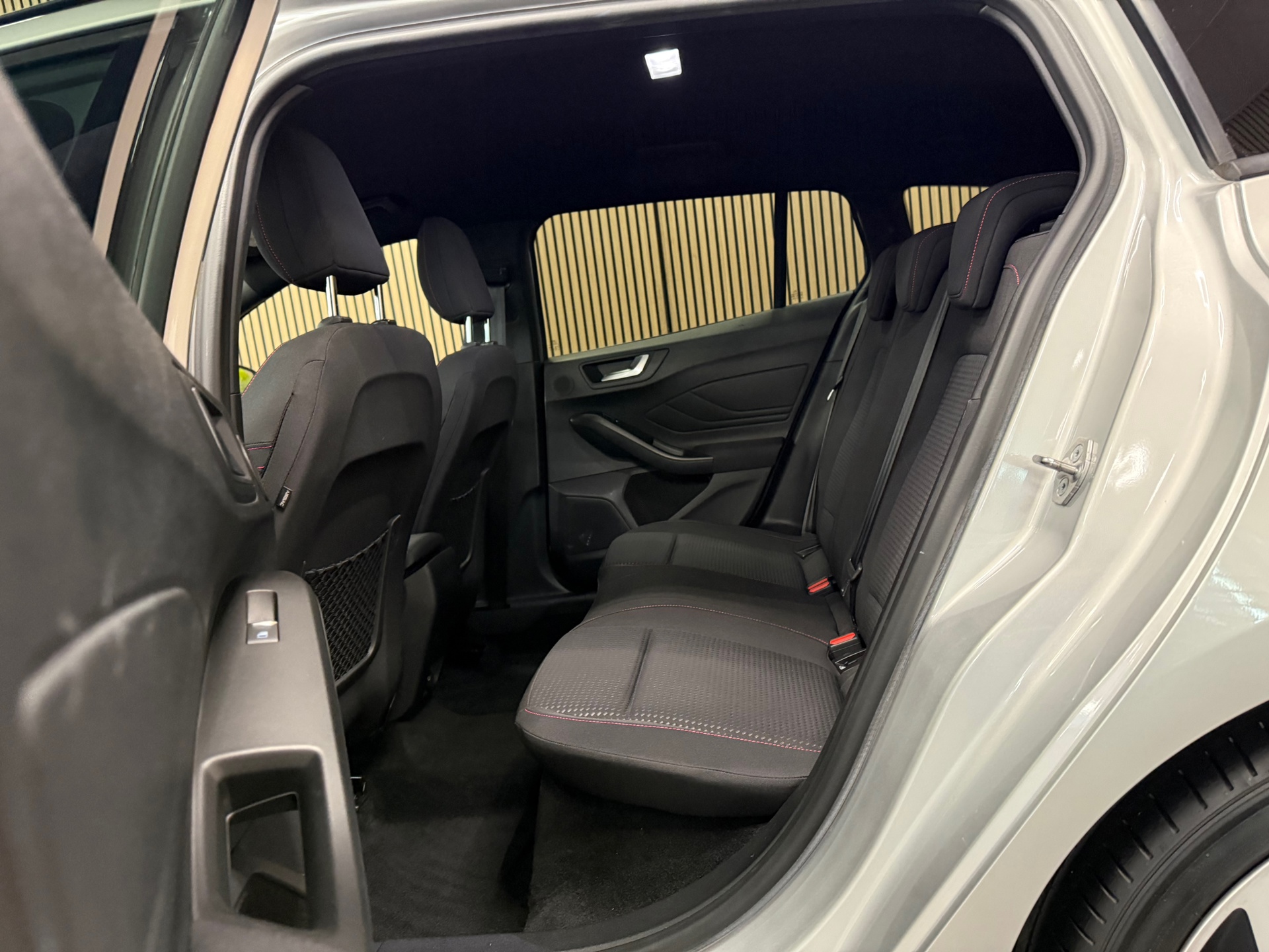 https://www.autokooy.nl//xml/images/53404331-23.JPG