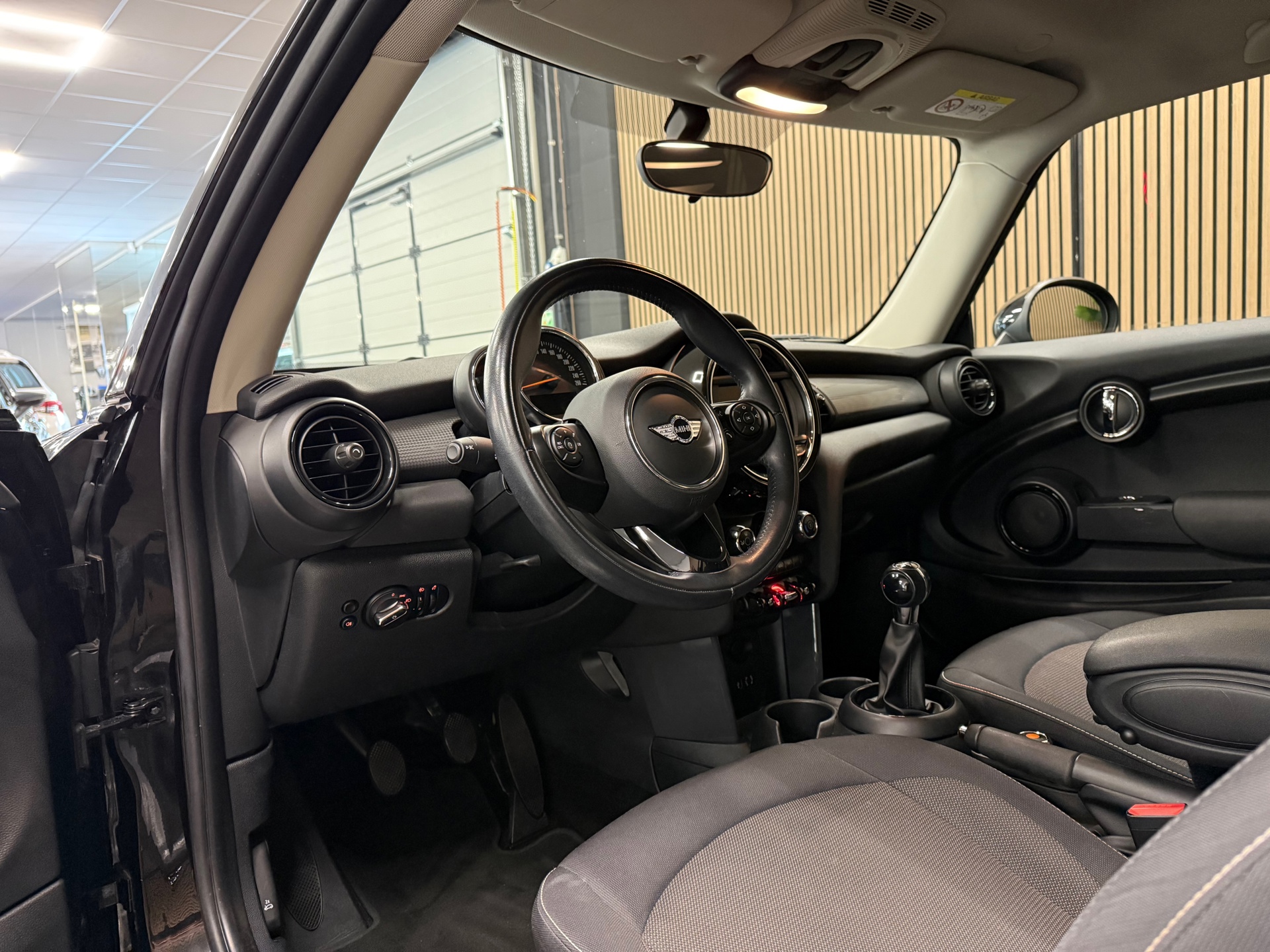 https://www.autokooy.nl//xml/images/53434762-12.JPG