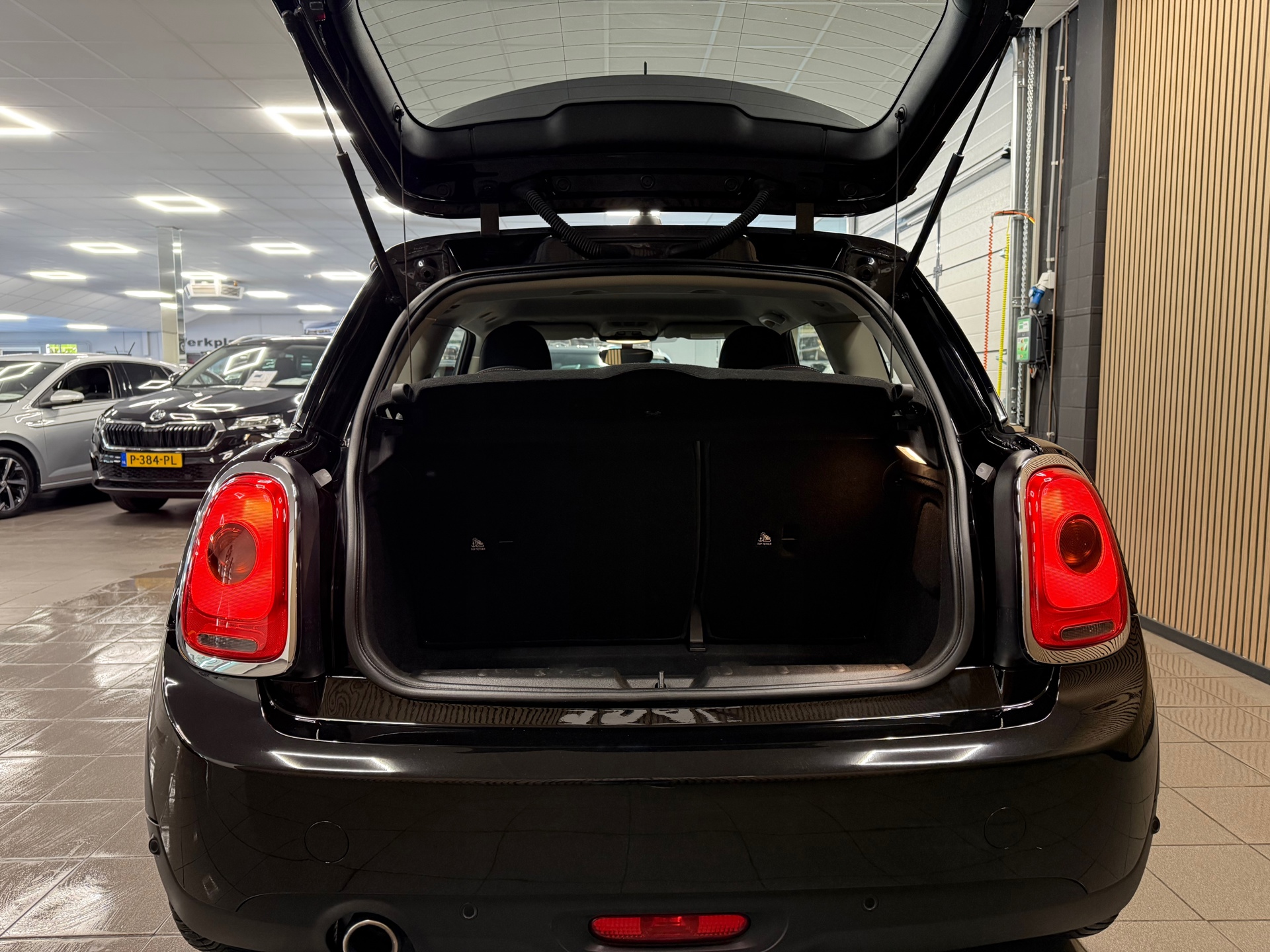 https://www.autokooy.nl//xml/images/53434762-5.JPG