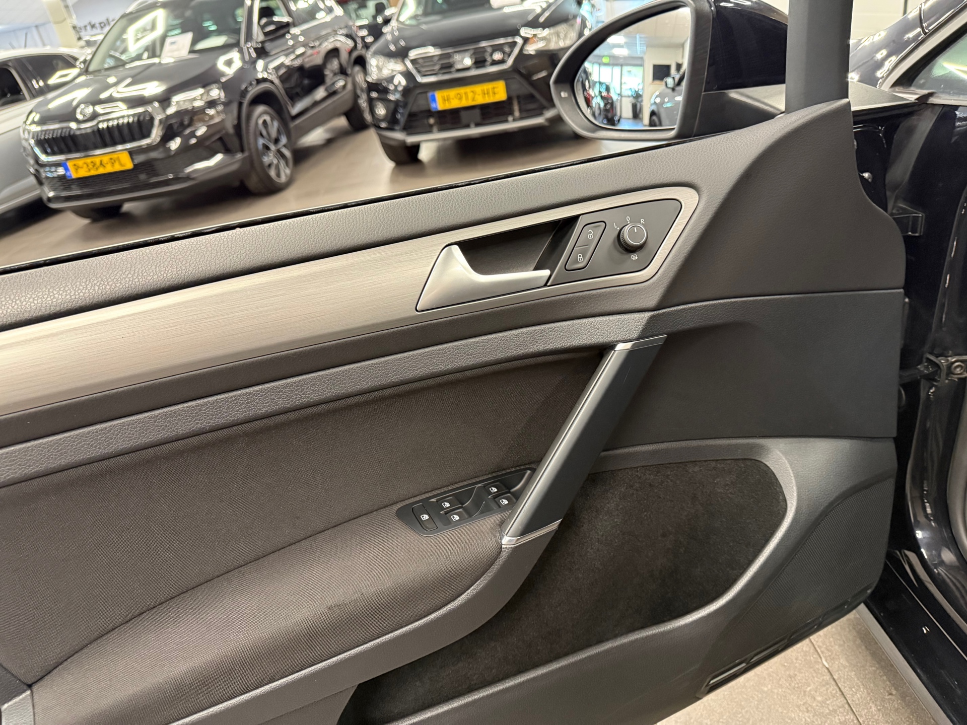 https://www.autokooy.nl//xml/images/53472243-10.JPG
