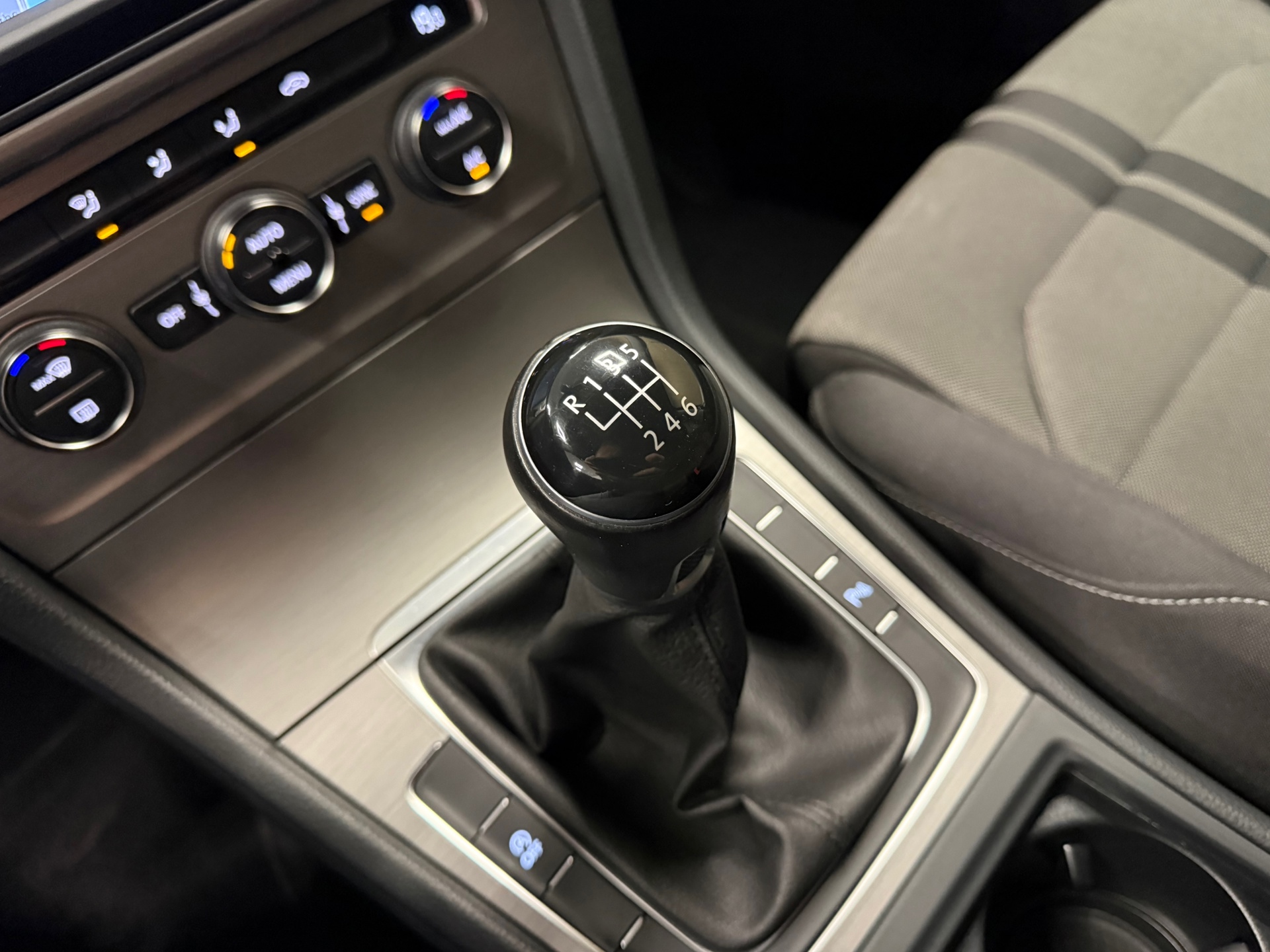 https://www.autokooy.nl//xml/images/53472243-20.JPG