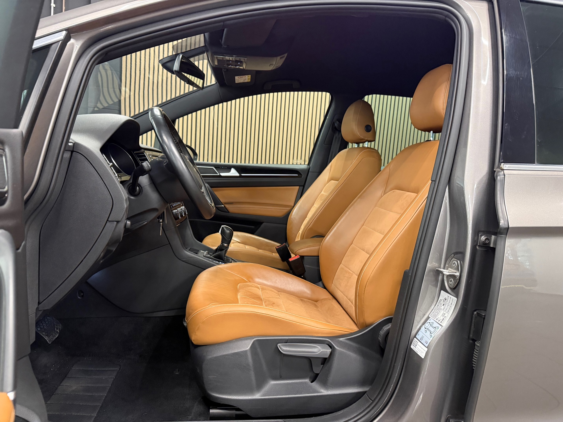 https://www.autokooy.nl//xml/images/53472481-11.JPG