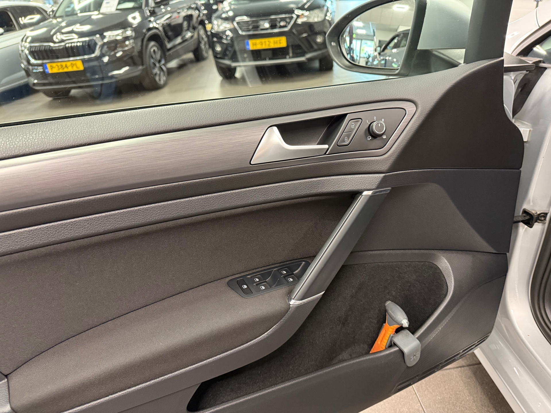 https://www.autokooy.nl//xml/images/53523932-10.JPG