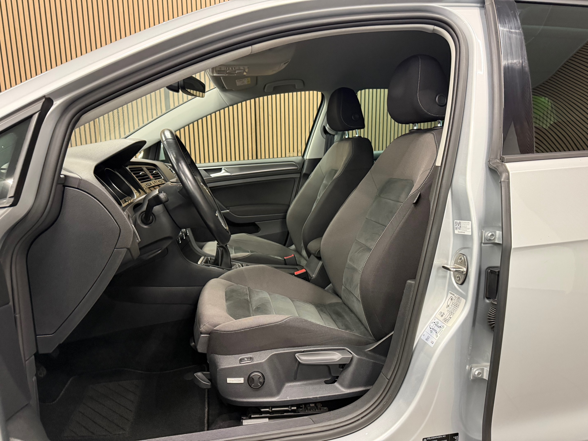 https://www.autokooy.nl//xml/images/53523932-11.JPG