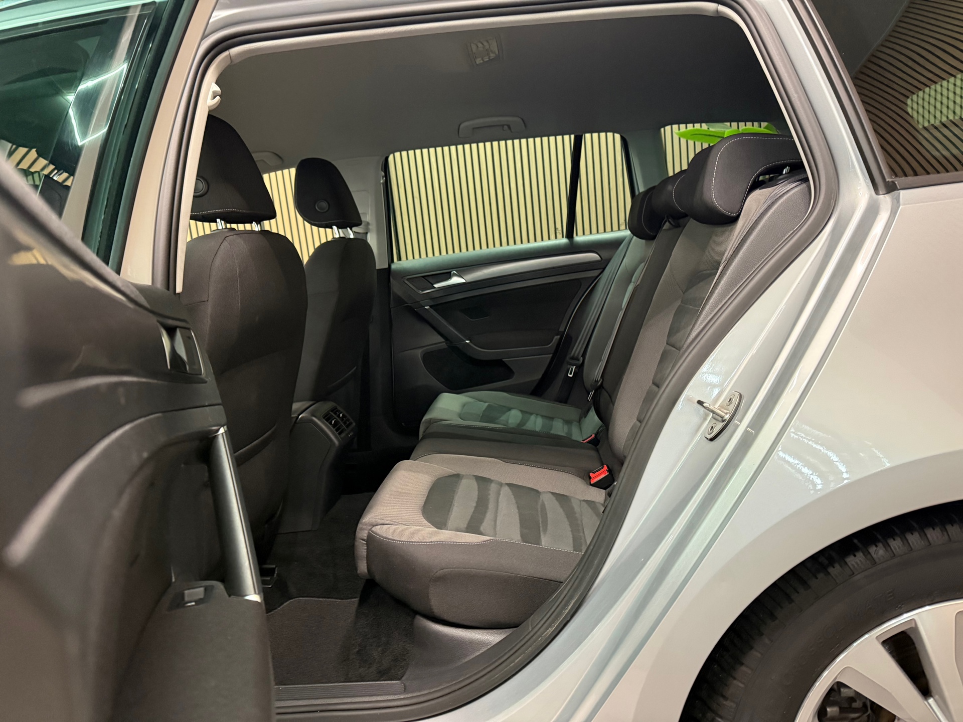 https://www.autokooy.nl//xml/images/53523932-23.JPG
