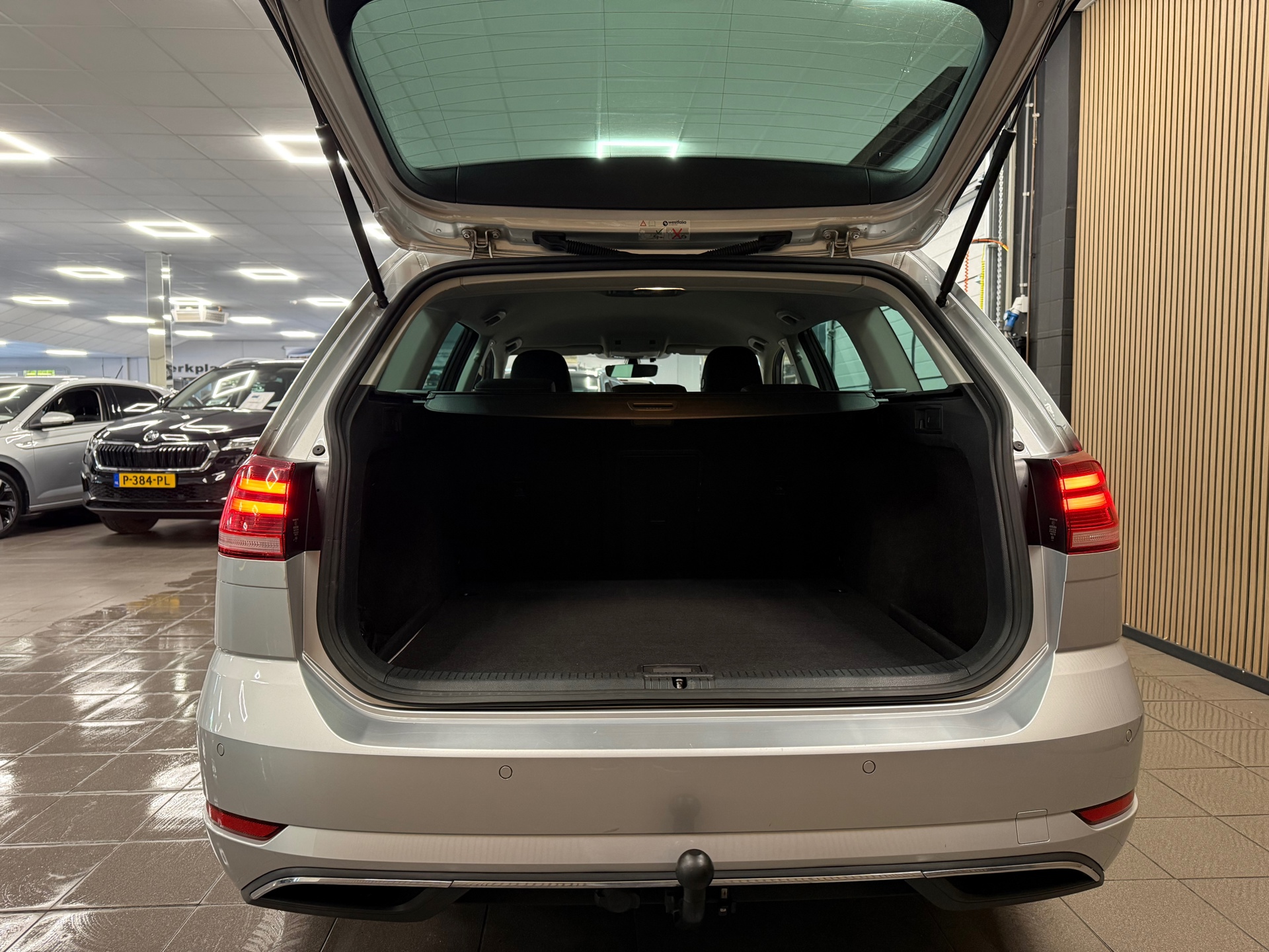 https://www.autokooy.nl//xml/images/53523932-5.JPG