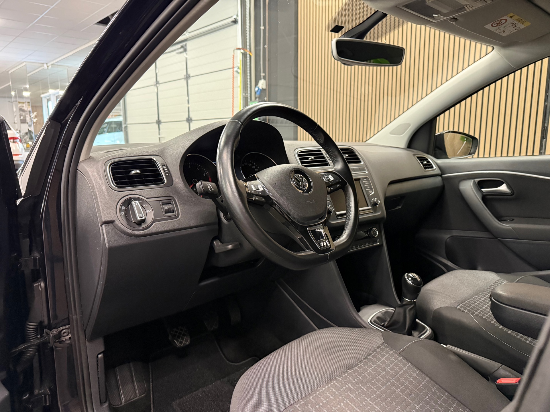 https://www.autokooy.nl//xml/images/53550252-12.JPG