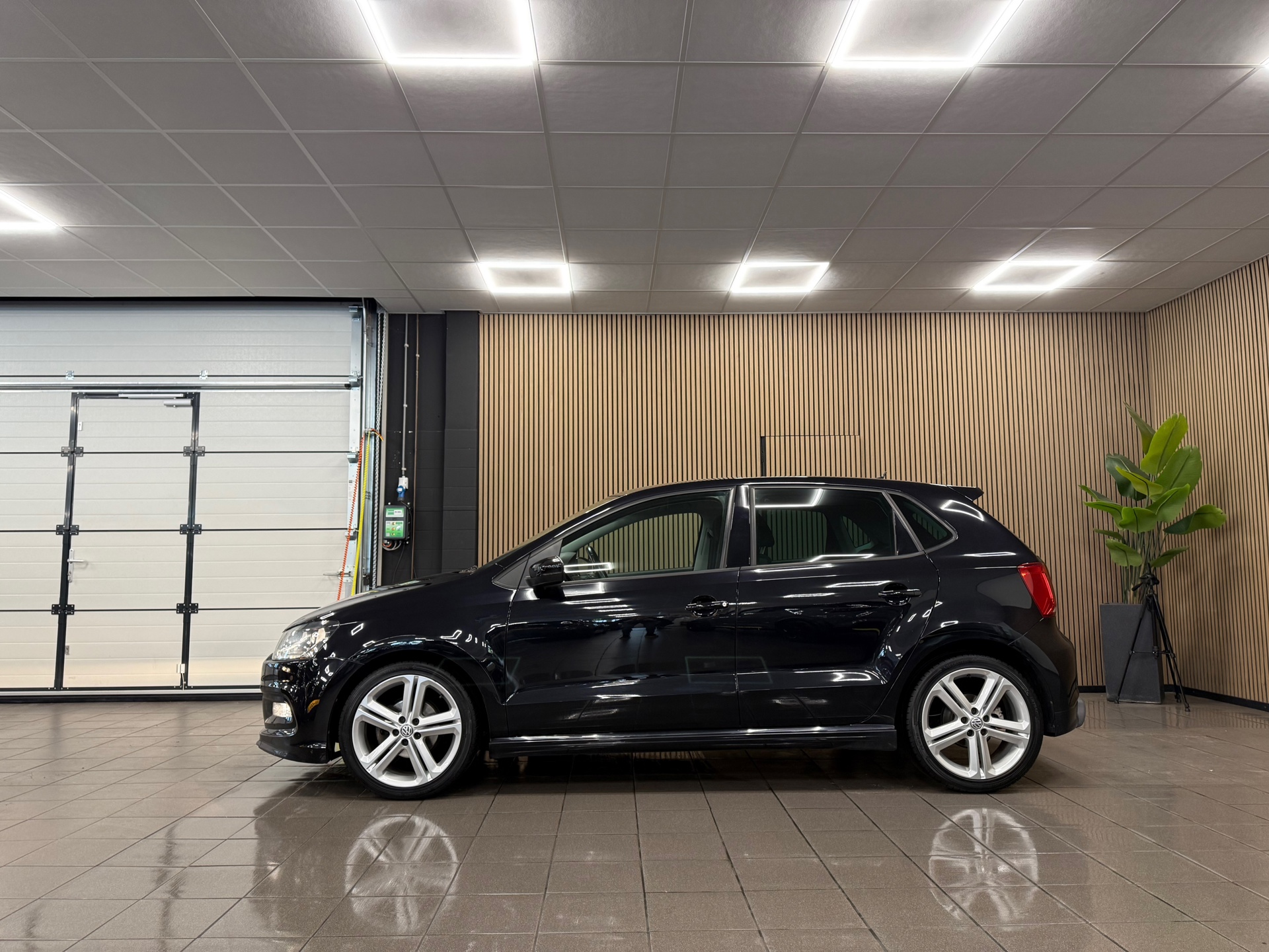https://www.autokooy.nl//xml/images/53550252-2.JPG