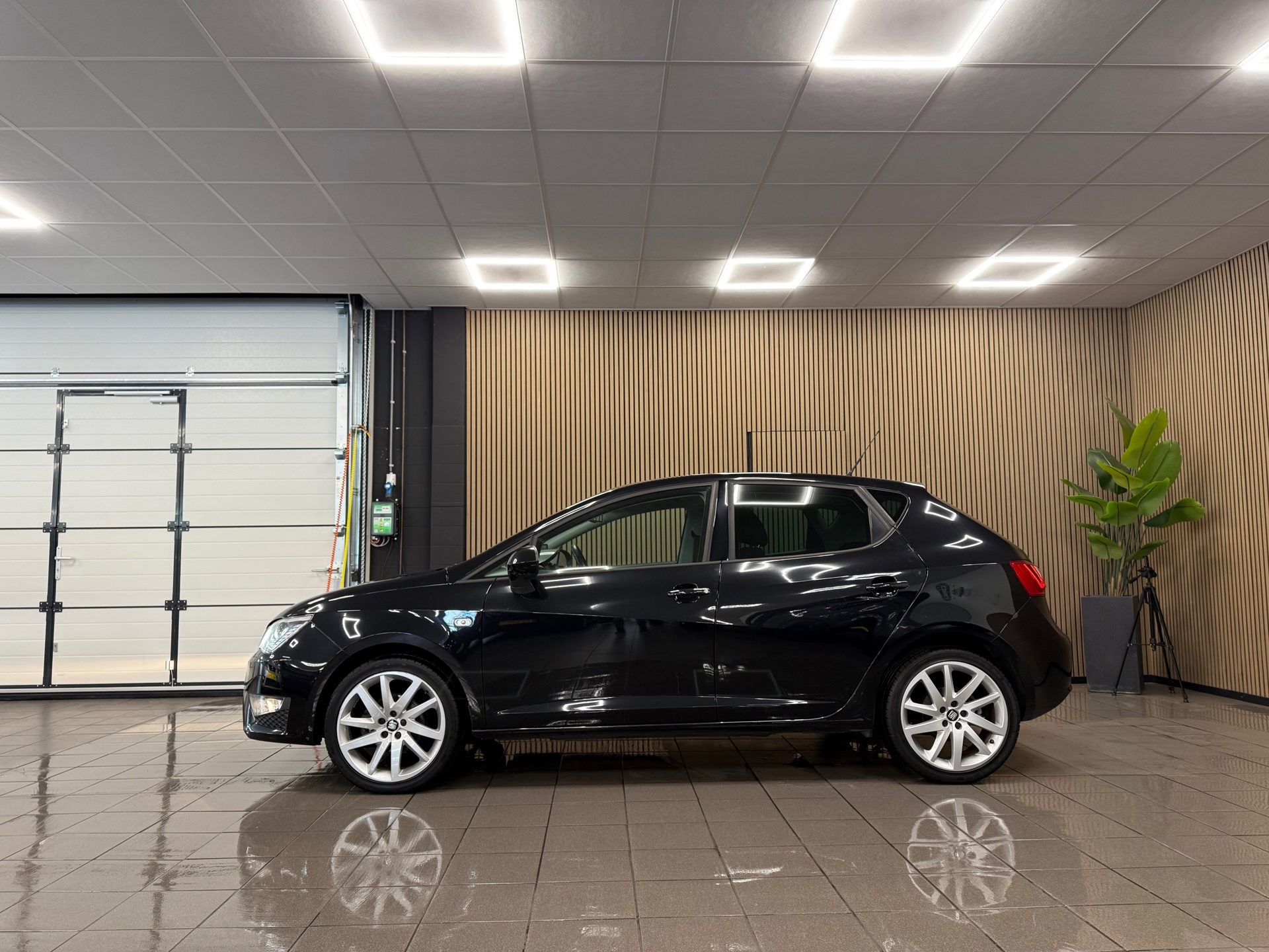 https://www.autokooy.nl//xml/images/53574575-2.JPG