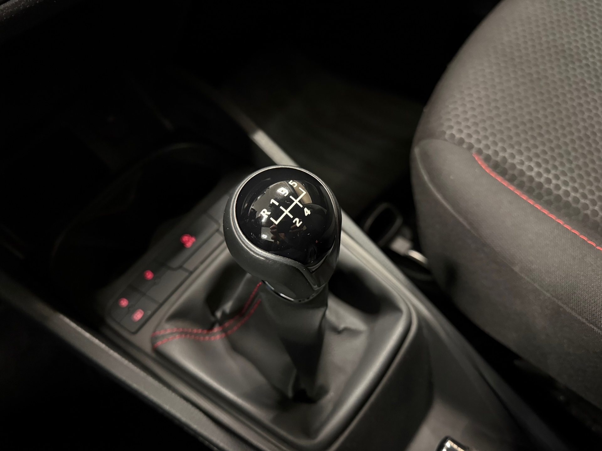 https://www.autokooy.nl//xml/images/53574575-21.JPG