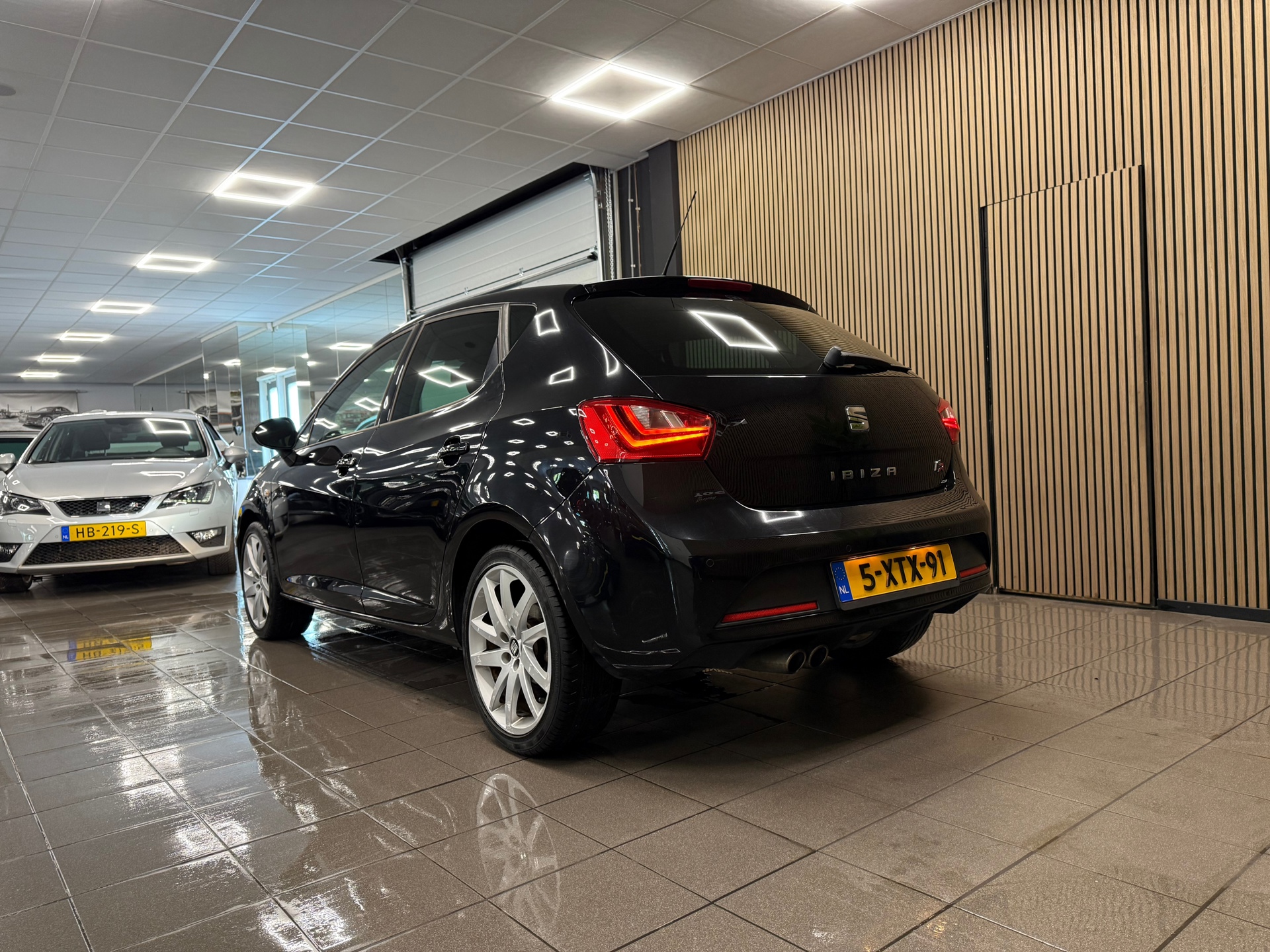 https://www.autokooy.nl//xml/images/53574575-3.JPG
