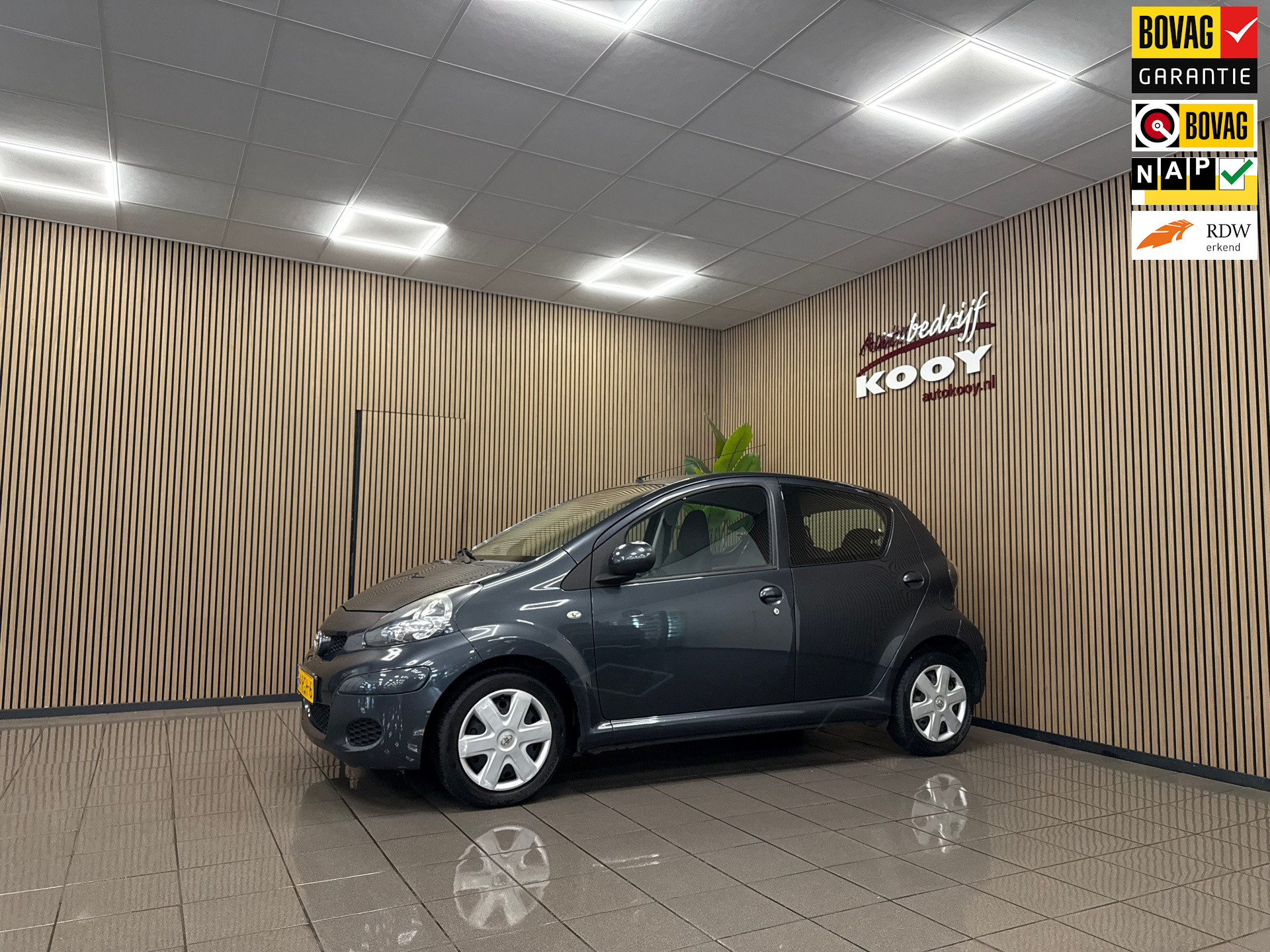 Toyota Aygo 1.0-12V Comfort Navigator * Navigatie / Airco / 5 Deurs / NL Auto *