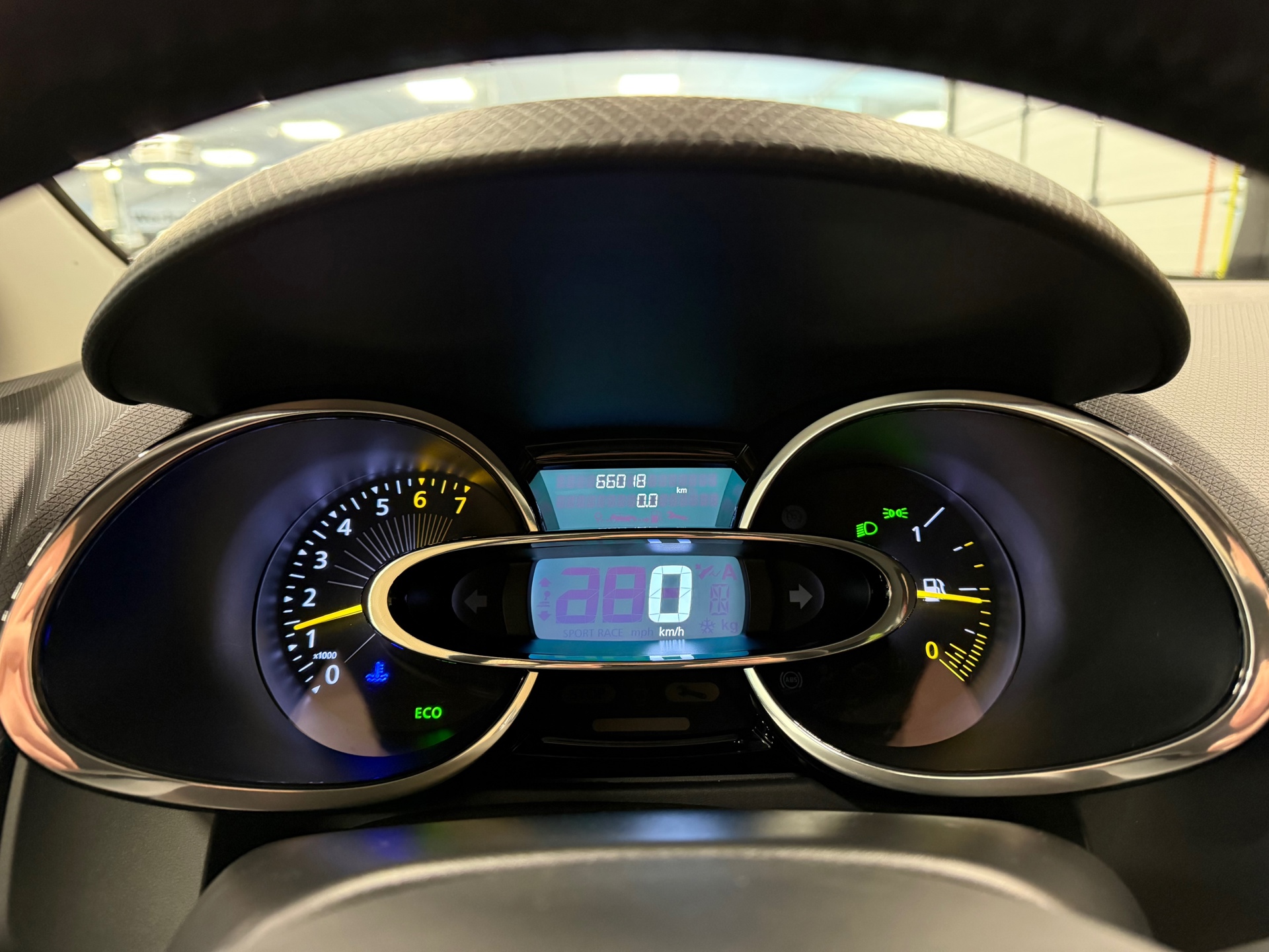 https://www.autokooy.nl//xml/images/53640784-14.JPG