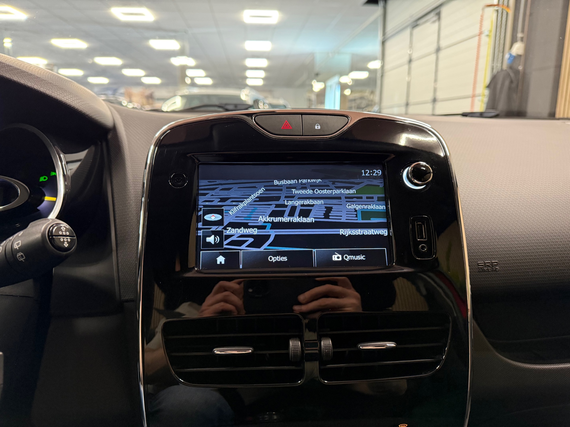 https://www.autokooy.nl//xml/images/53640784-17.JPG