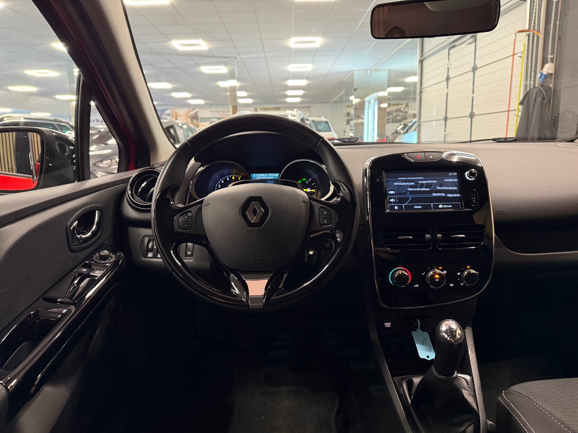 https://www.autokooy.nl//xml/images/53640784-21.JPG