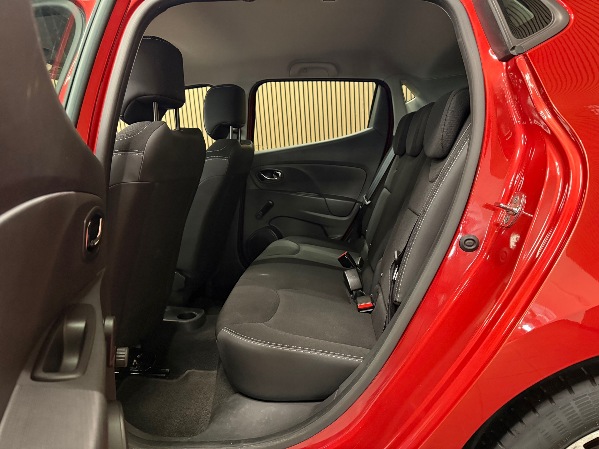 https://www.autokooy.nl//xml/images/53640784-22.JPG