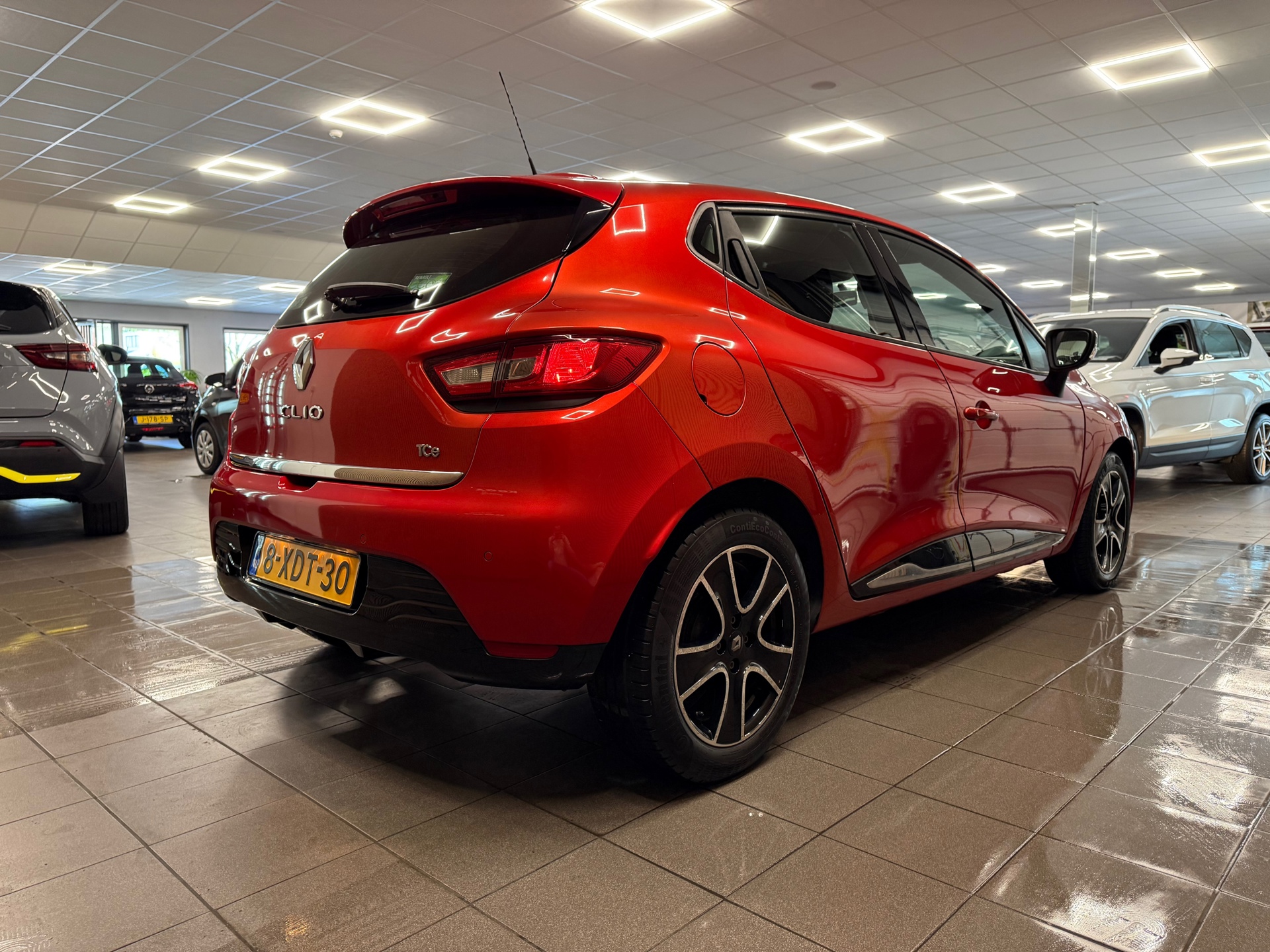 https://www.autokooy.nl//xml/images/53640784-6.JPG