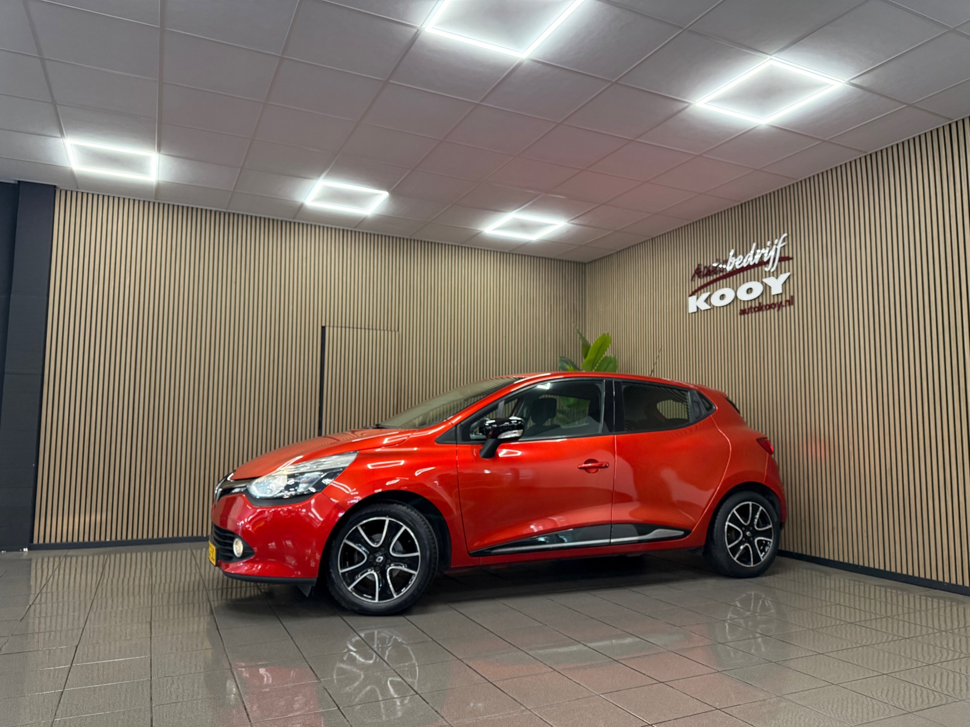 https://www.autokooy.nl//xml/images/53640784-9.JPG