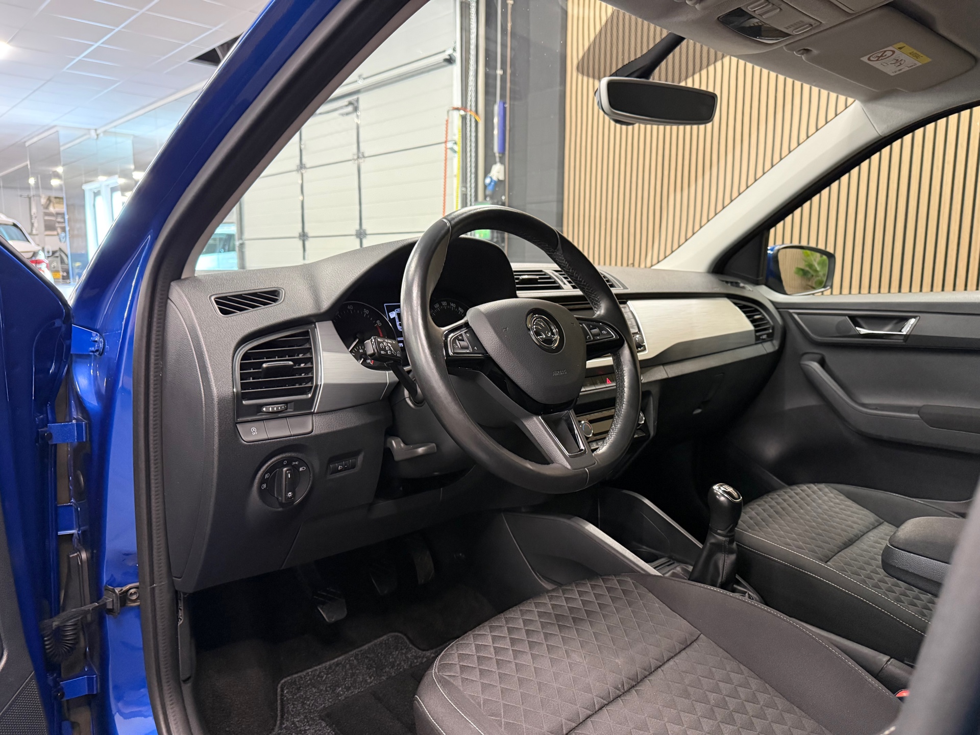 https://www.autokooy.nl//xml/images/53692167-12.JPG
