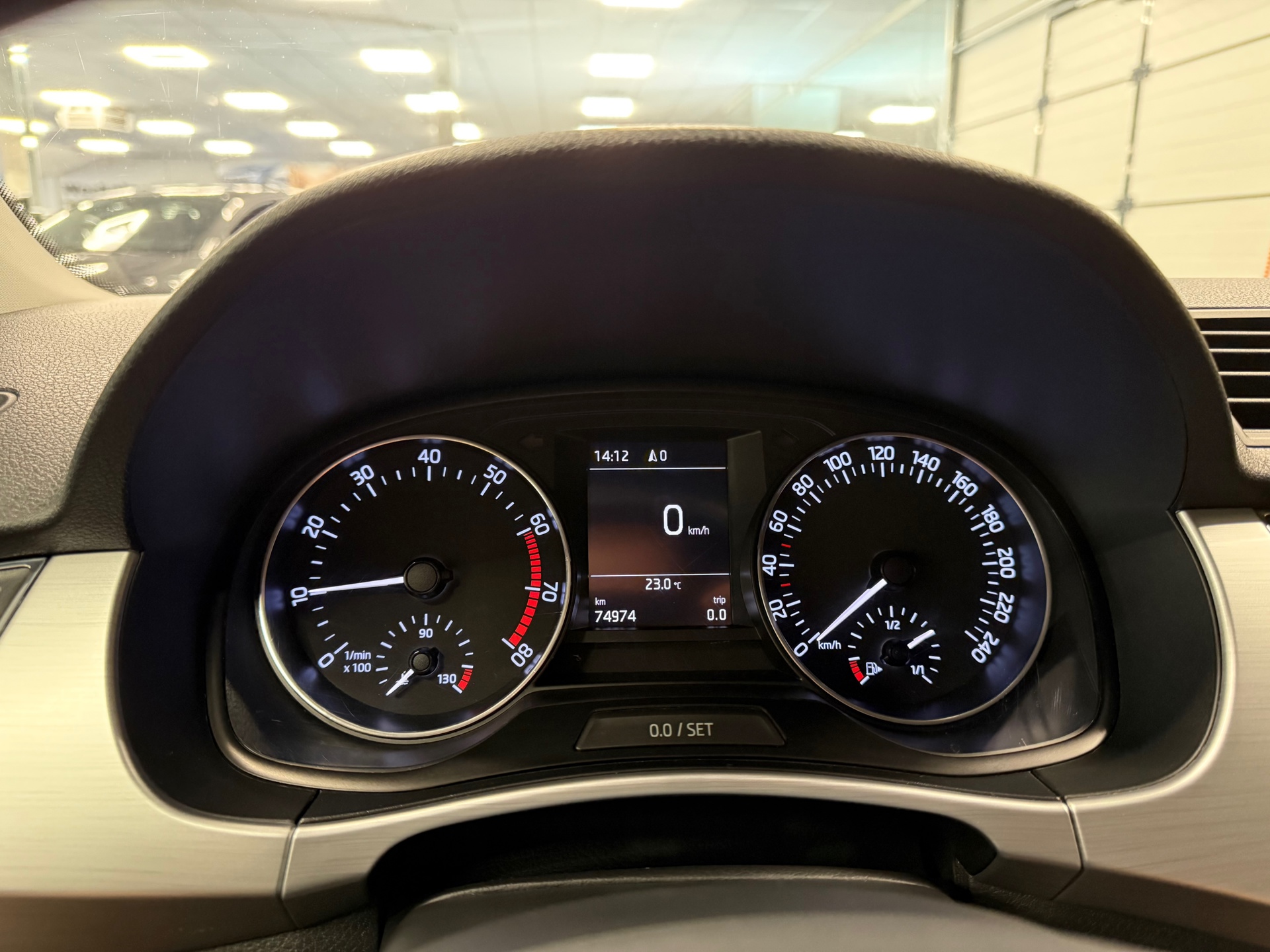 https://www.autokooy.nl//xml/images/53692167-14.JPG