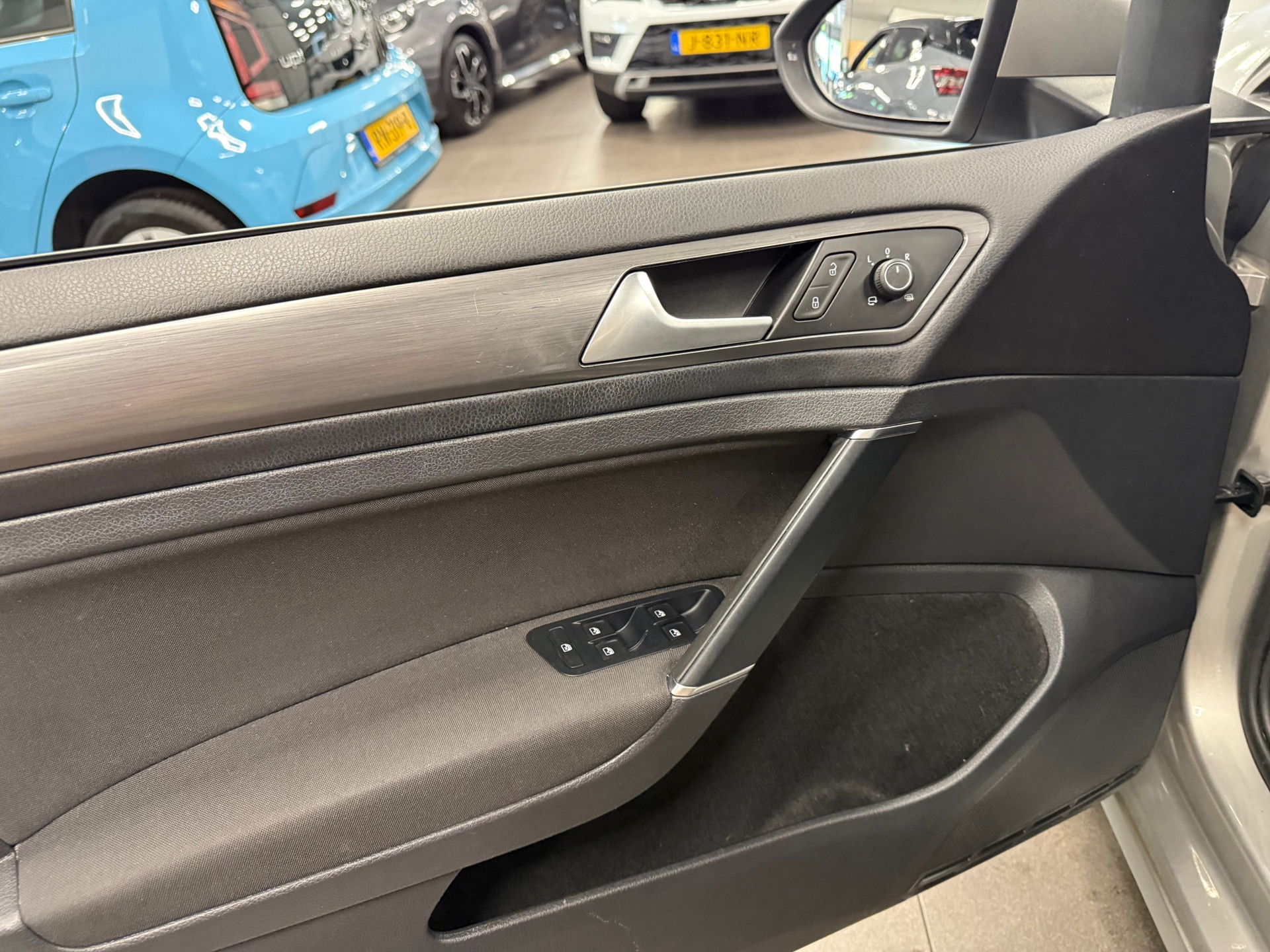 https://www.autokooy.nl//xml/images/53692523-10.JPG