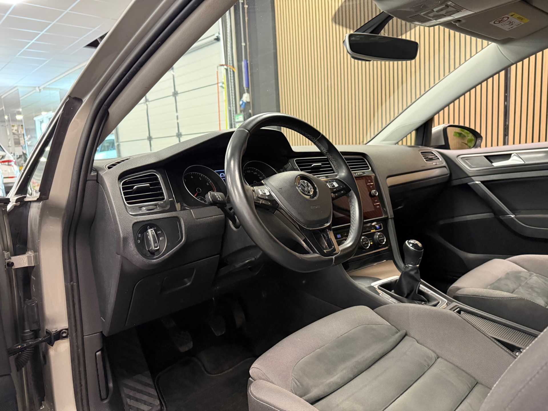 https://www.autokooy.nl//xml/images/53692523-12.JPG