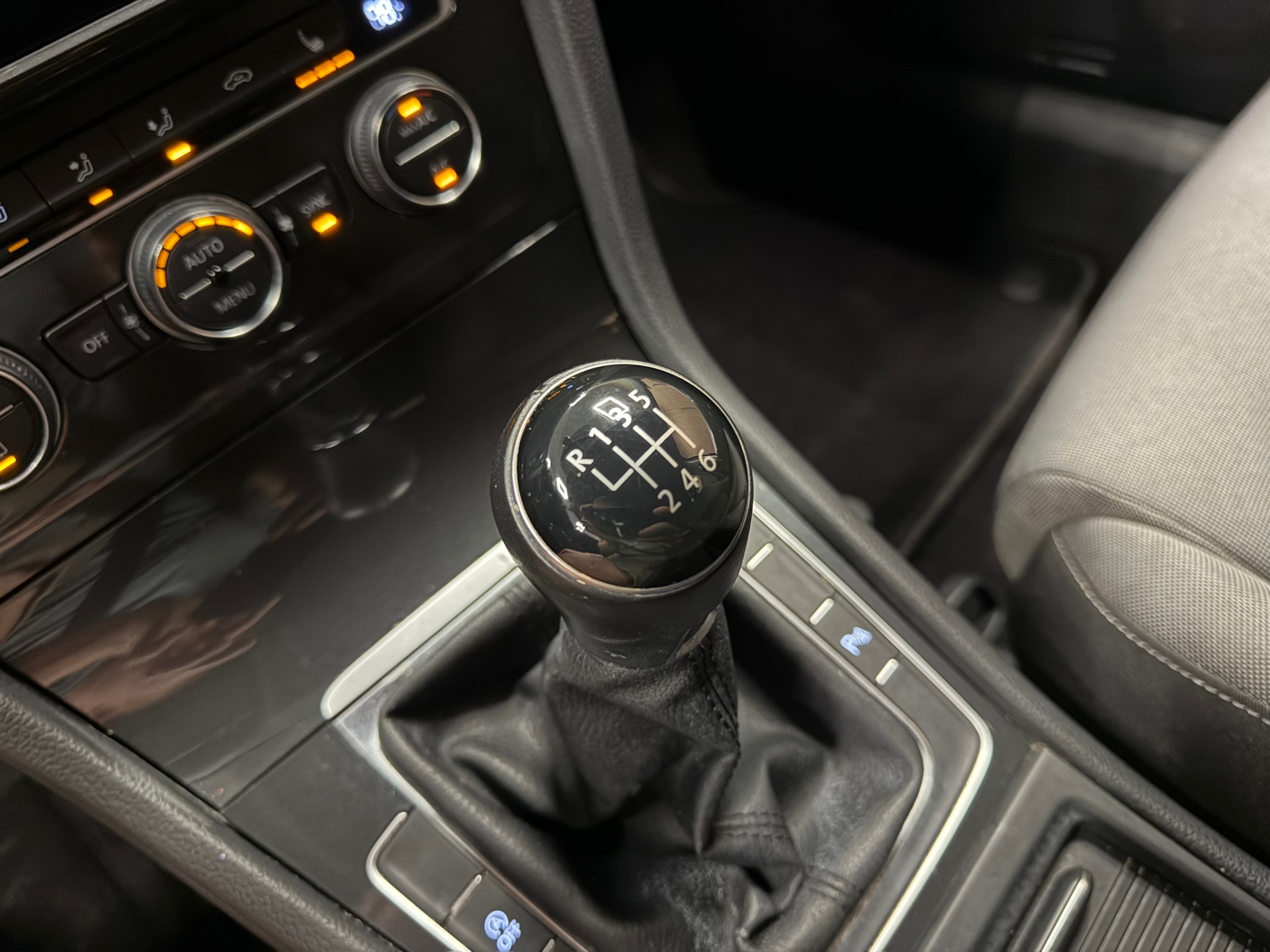 https://www.autokooy.nl//xml/images/53692523-19.JPG