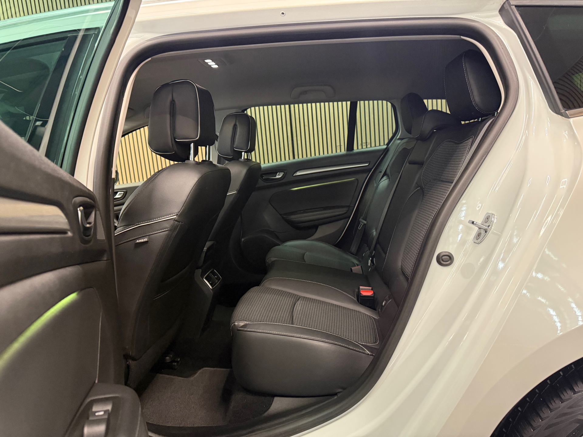 https://www.autokooy.nl//xml/images/53724278-23.JPG