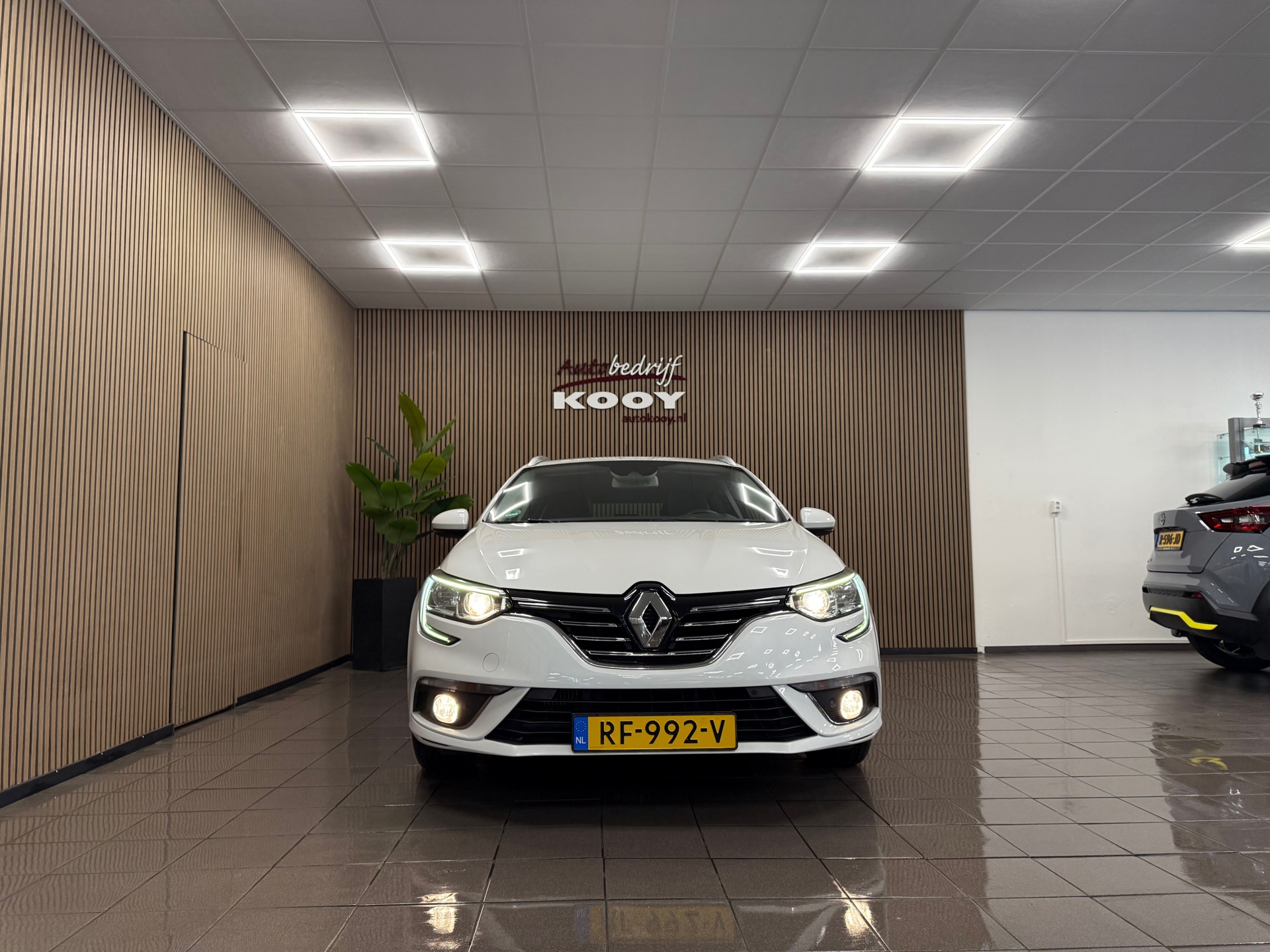 https://www.autokooy.nl//xml/images/53724278-8.JPG